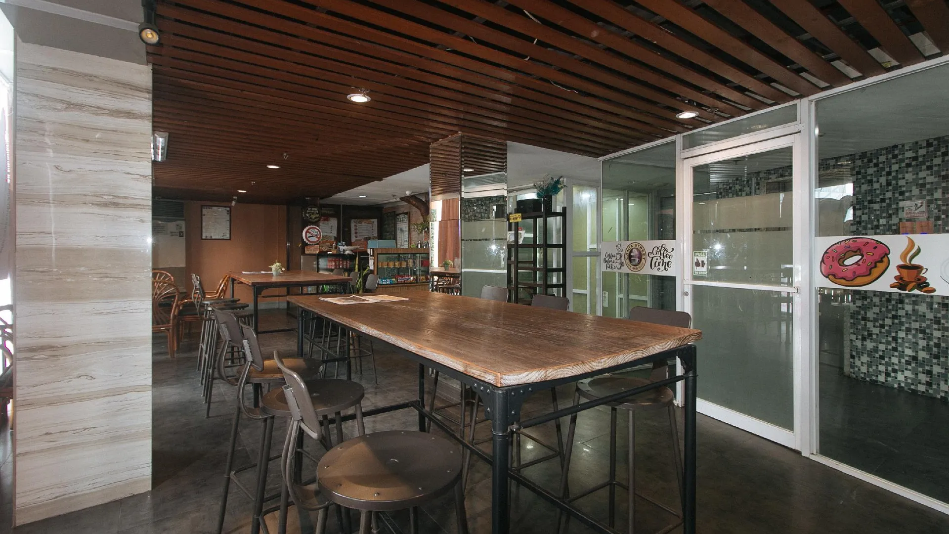 세부 레드도어즈 플러스 뉴 에라 버짓 호텔 만다우에 구 레드도어즈 플러스 니어 UV 만다우에 세부 2성급 호텔 객실