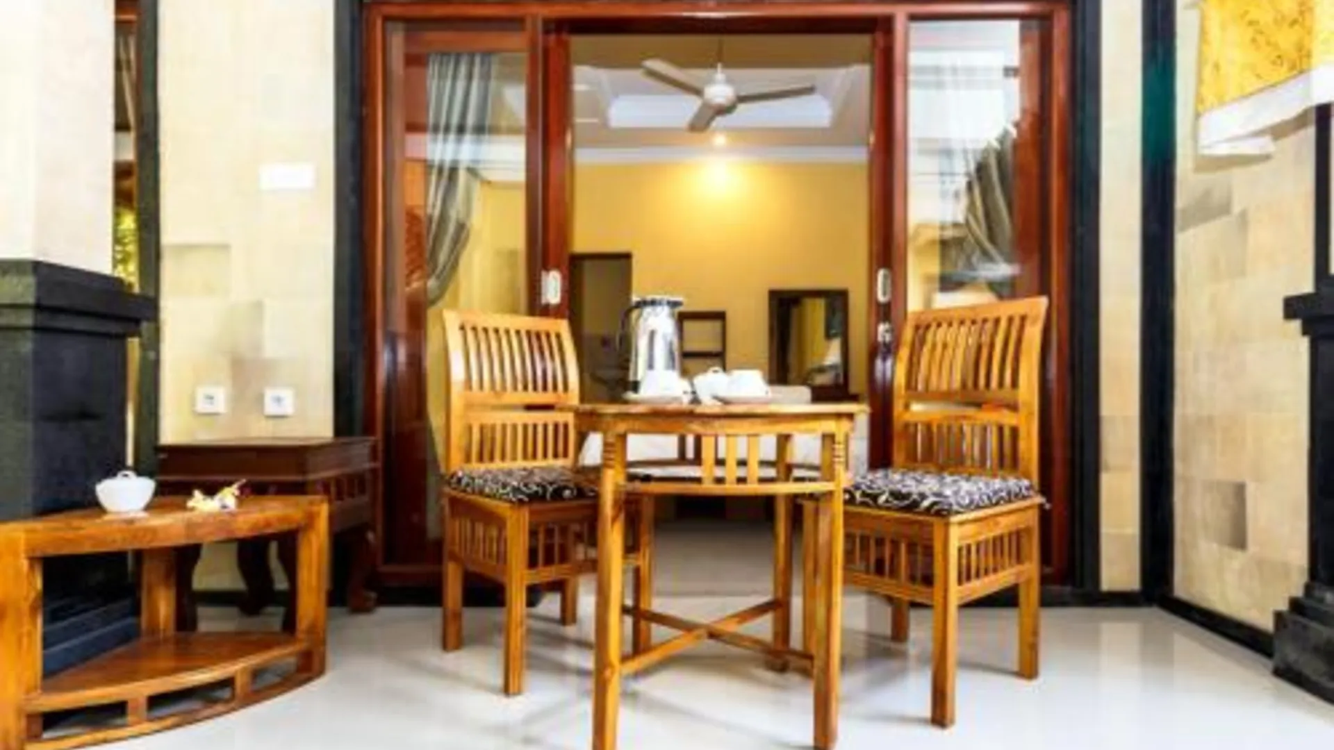 발리 Dekwah Homestay 3성급 게스트하우스 로비