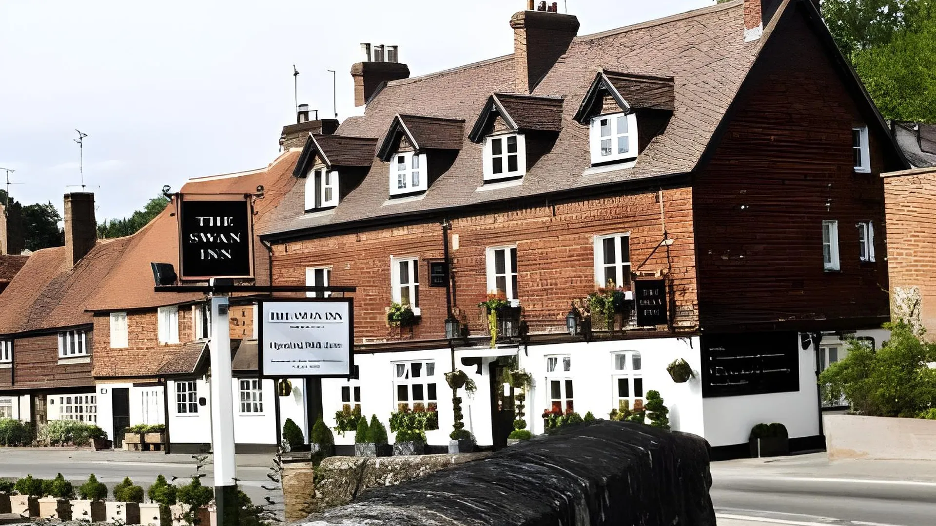 치딩폴드 The Swan Inn 4성급 호텔 레스토랑