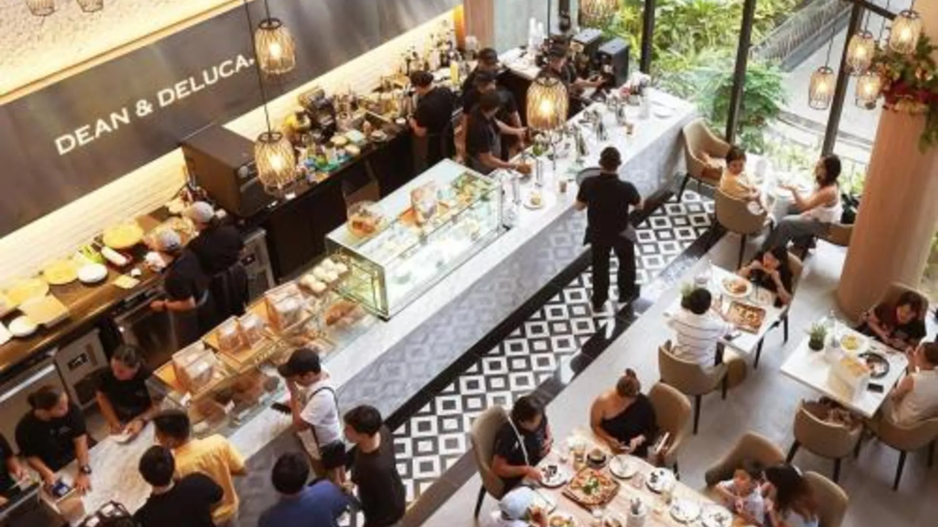 세부 38 Park Avenue right in the heart of IT Park Cebu, 55 inches TV, wifi, LOWER FLOOR on 5th floor 4성급 싱글룸 부대시설