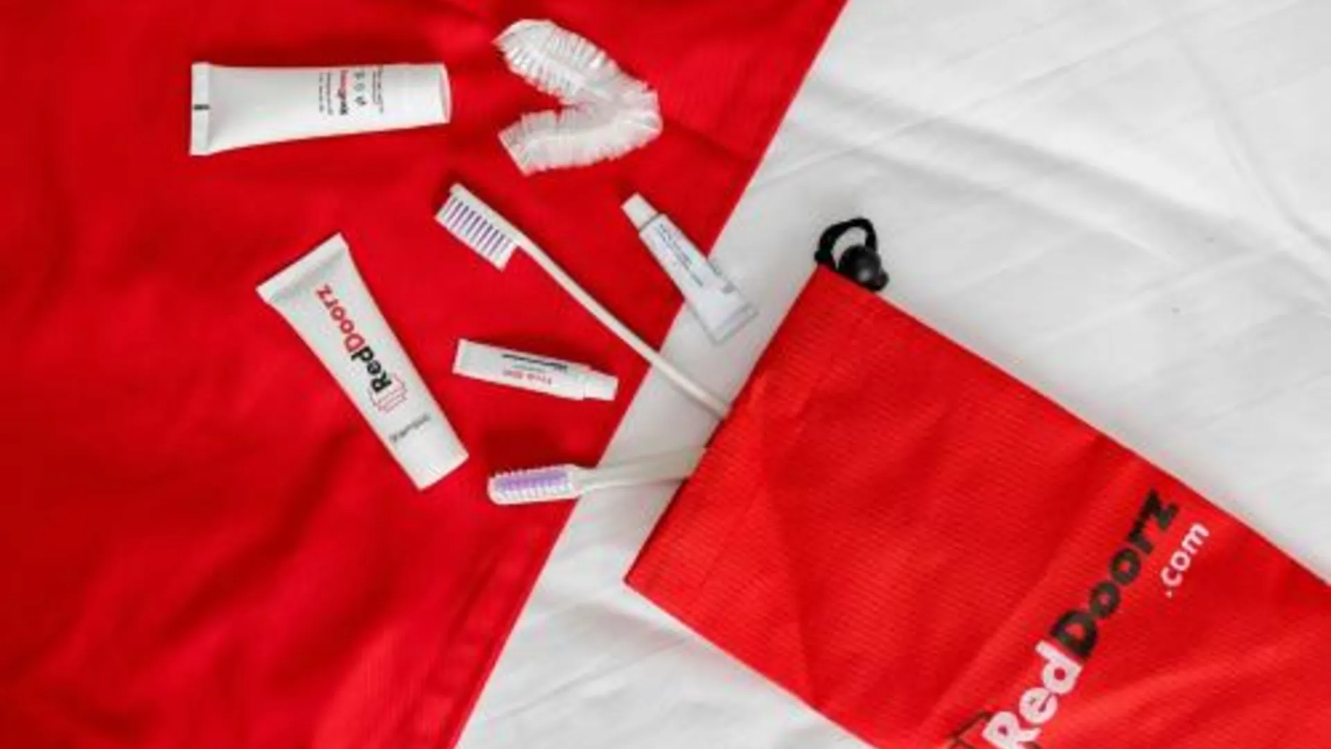 마카사르 레드도어즈 @ 그라하 체메를랑 마로스 2성급 호텔 스위트룸