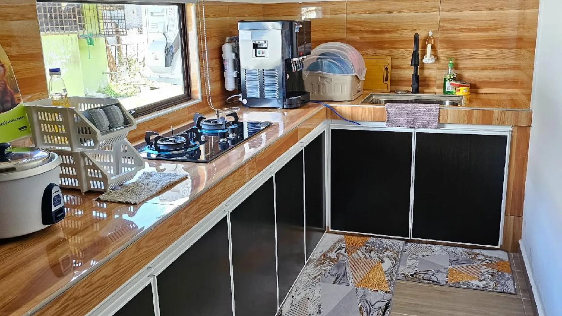 말라카 바투 베렌담의 프라이빗 하우스 (m², 침실 3개, 프라이빗 욕실 2개) 4성급 게스트하우스 외관