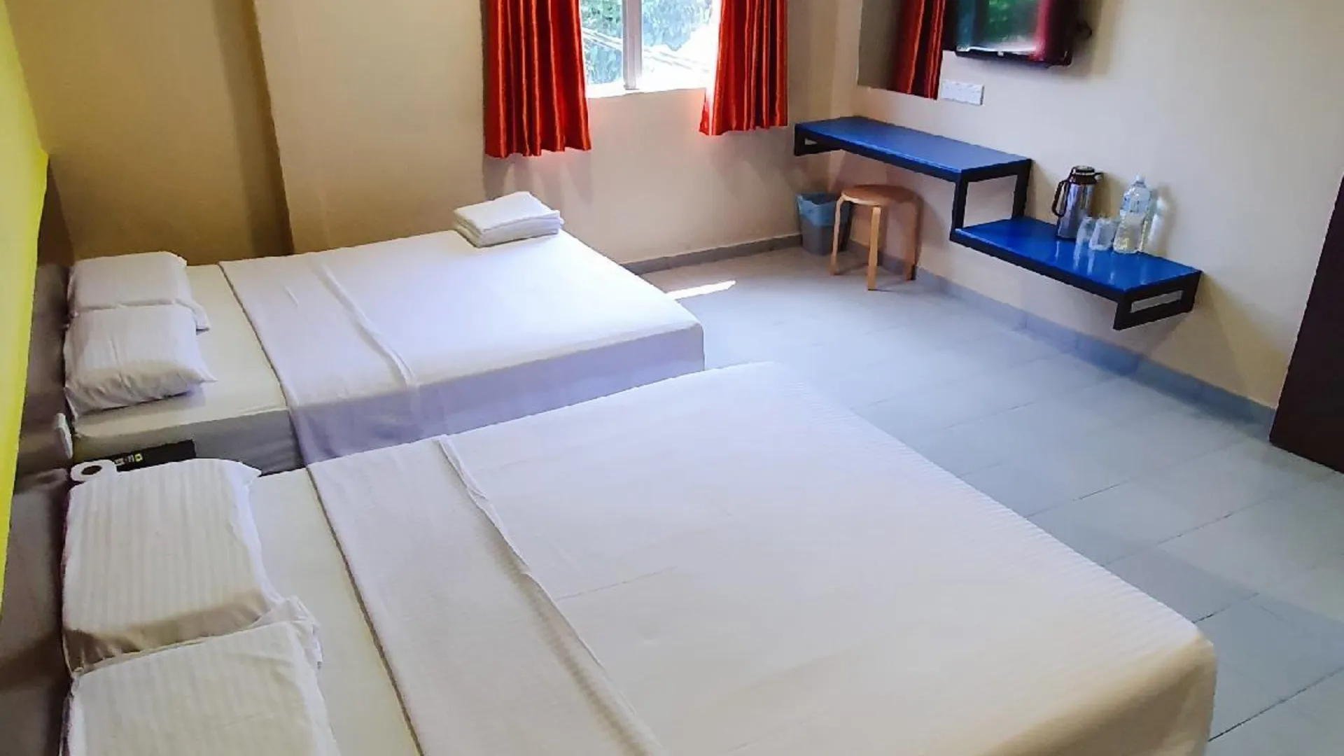 쿠알라 리피스 호텔 젤라이 쿠알라 리피스 (Jln Bk 비우스) 2성급 호텔 스위트룸