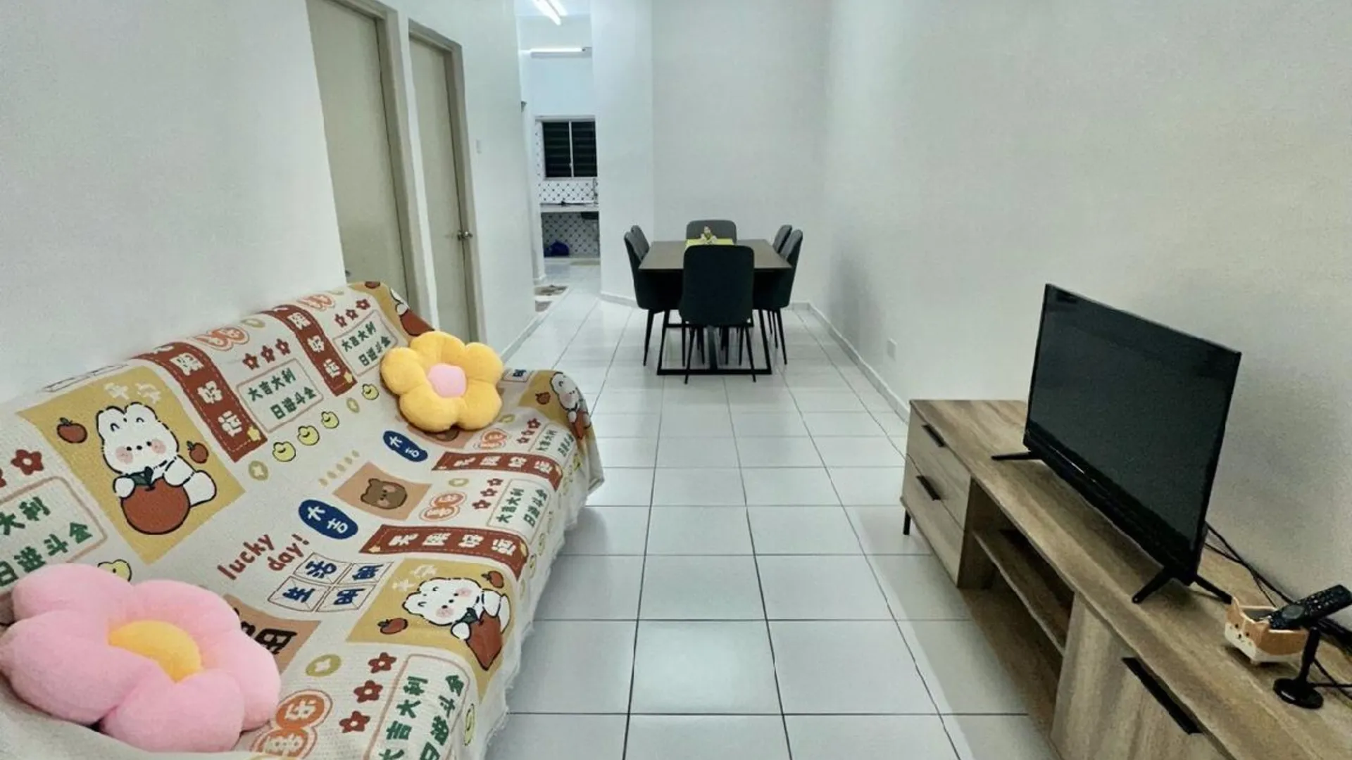 이포 캄풍 자와의 프라이빗 하우스 (m², 침실 3개, 프라이빗 욕실 1개) 2성급 게스트하우스 객실