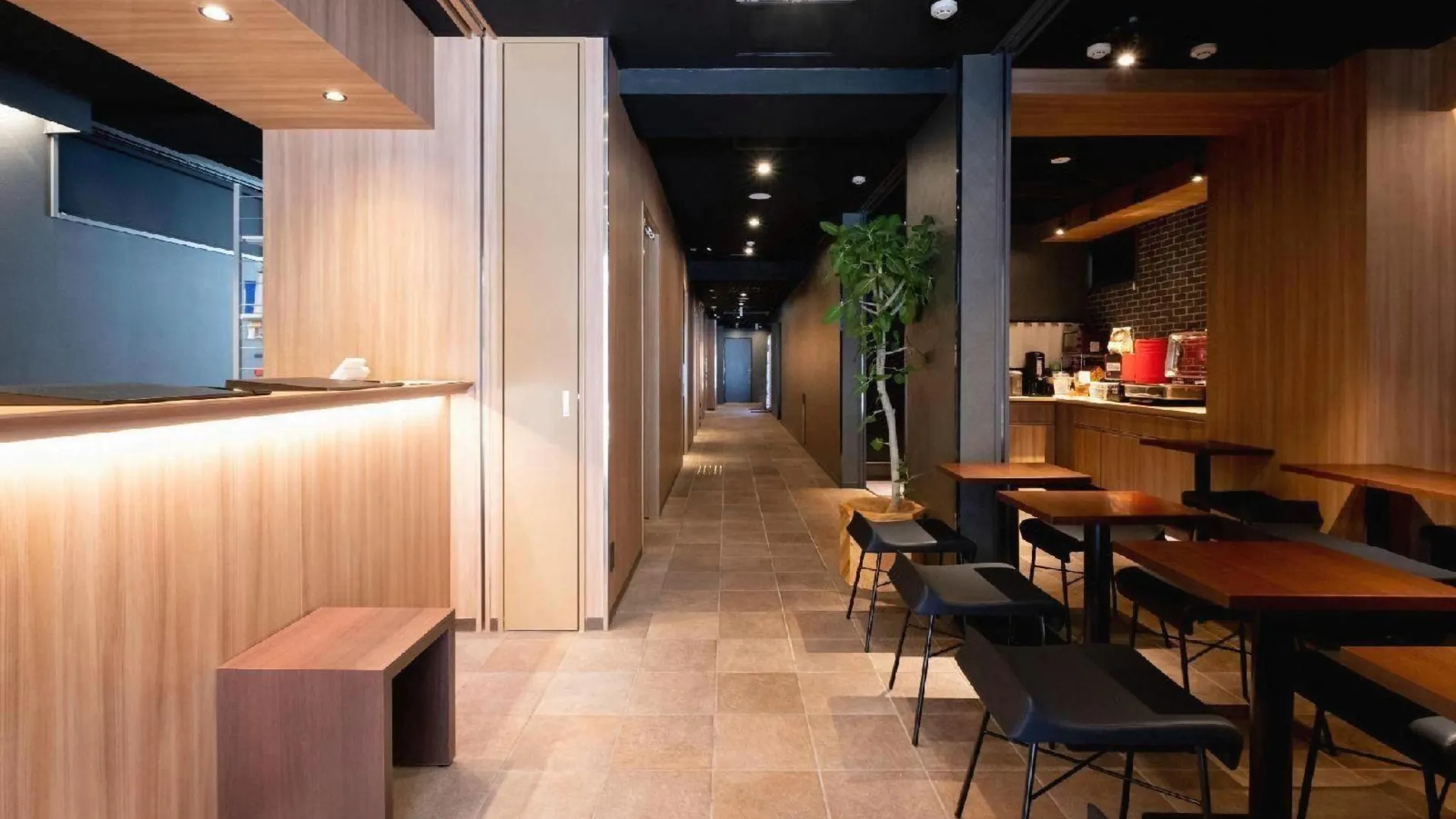 오사카 닛폰바시 크리스탈 호텔 3성급 호텔 외관