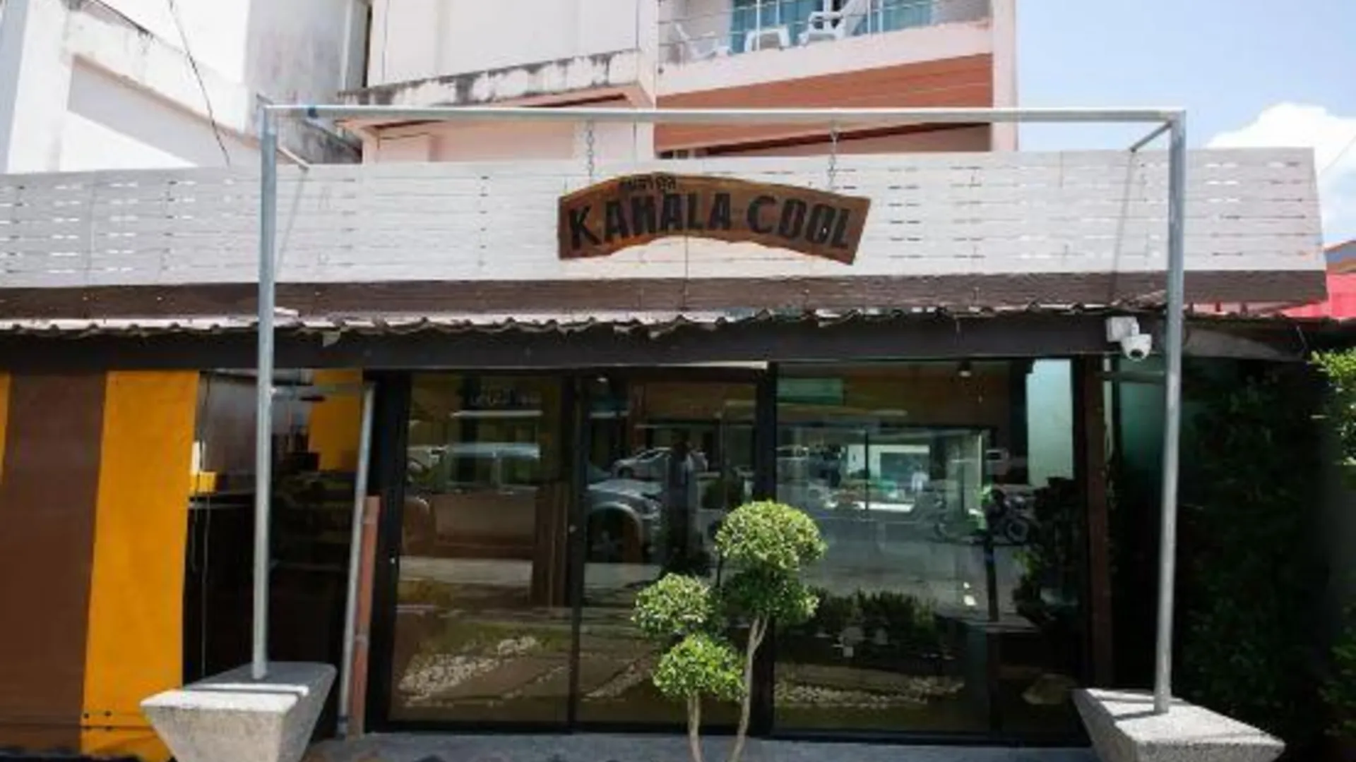 푸켓 Kamala Cool 2성급 호텔 외관