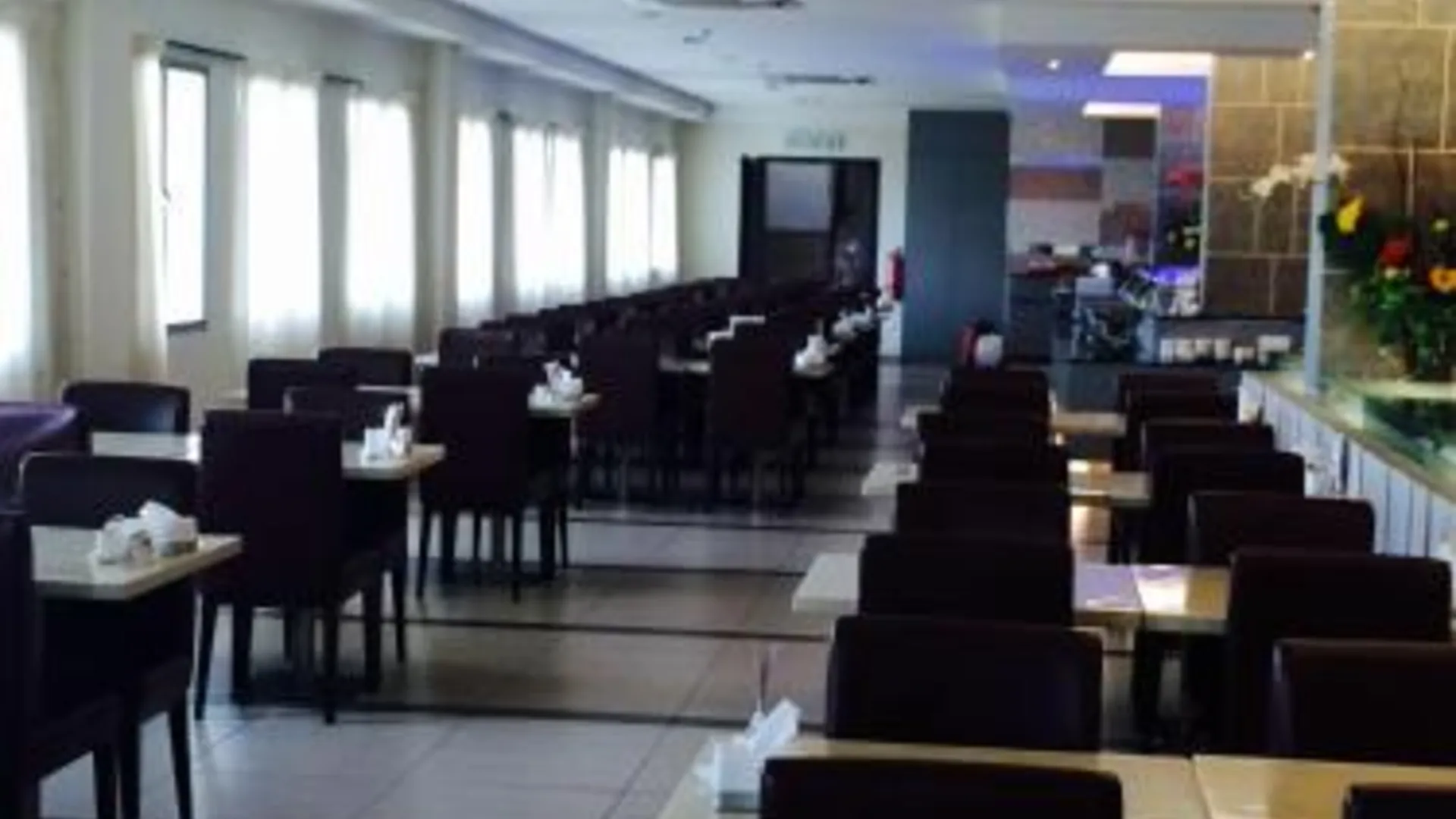 틀룩인탄 그랜드 코트 호텔 3성급 호텔 외관