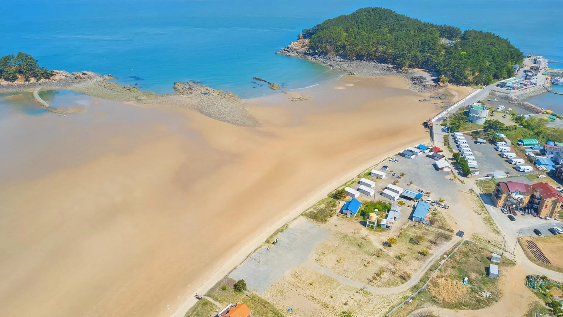 태안 태안 학암포퍼스트카라반글램핑 2성급 게스트하우스 수영장