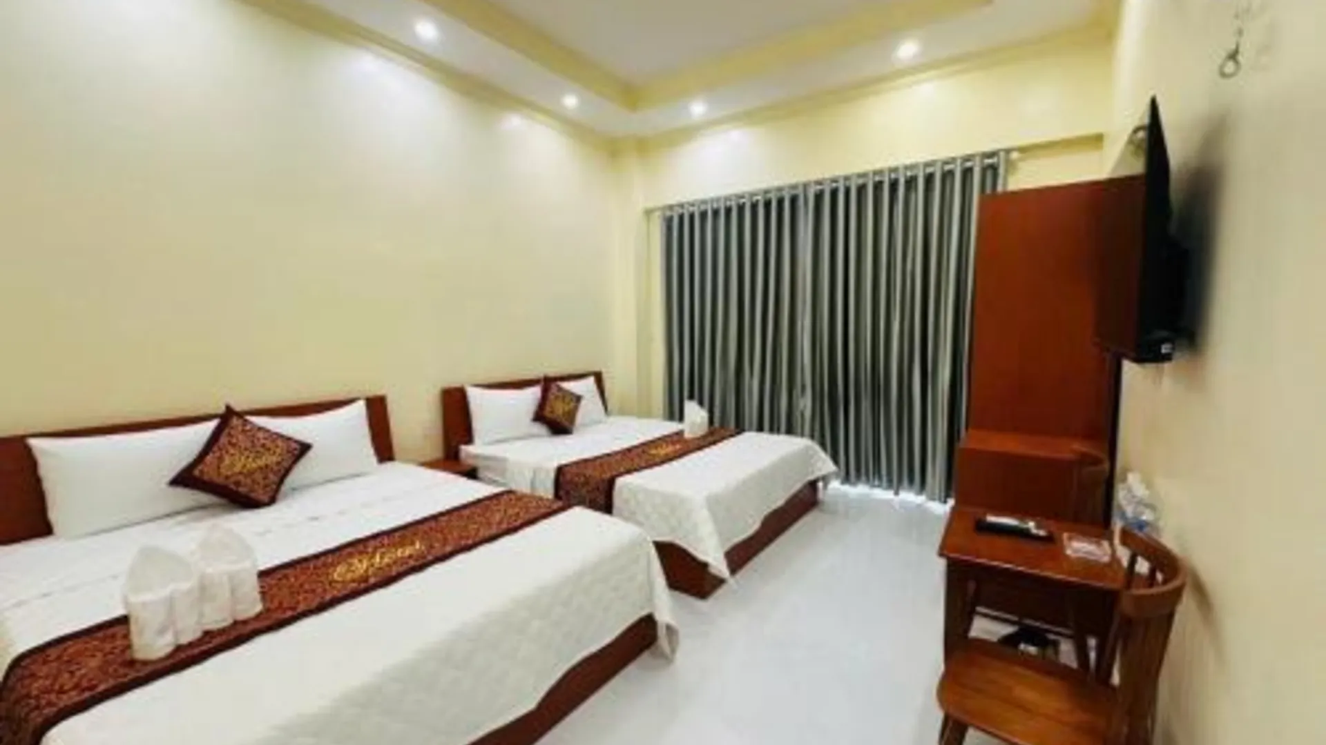 호치민 Khách Sạn Minh Thịnh 호텔 전망