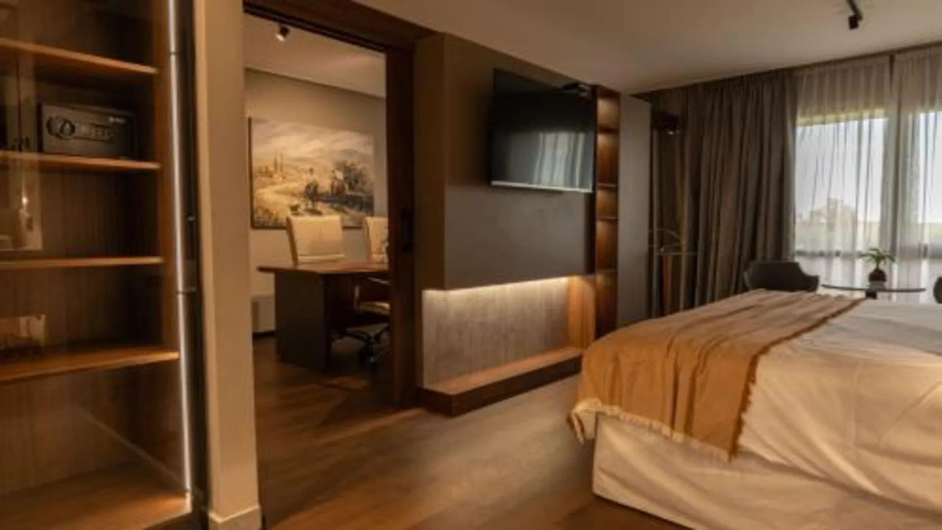 투쿠만 Garden Park Hotel 4성급 호텔 스위트룸