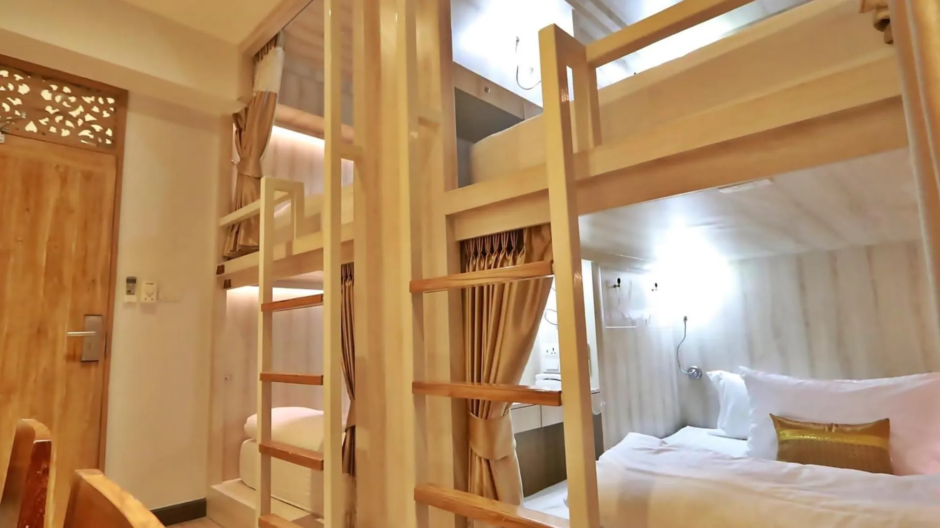 방콕 마리야 레이디 호스텔 수완나품 에어포트 2성급 호텔 스위트룸