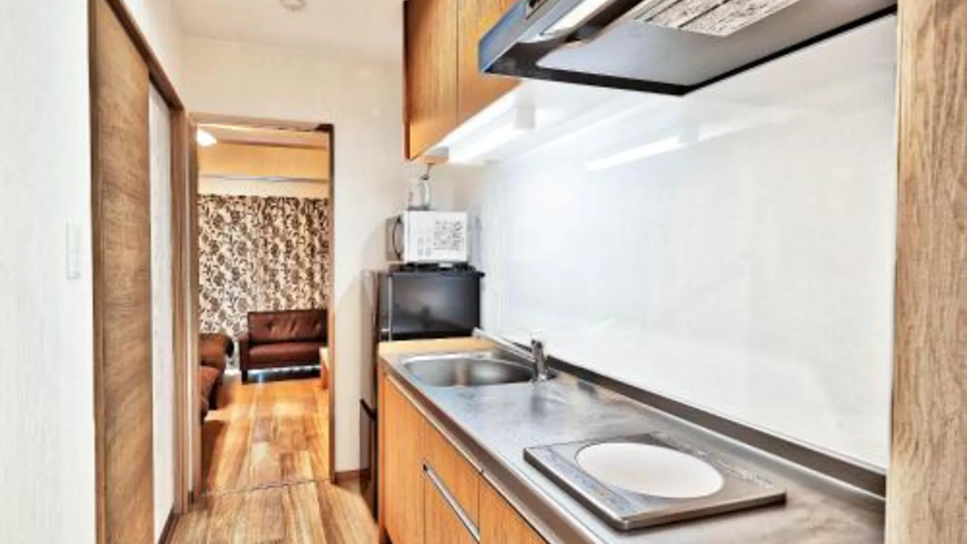 오키나와 본섬 테라스 리조트 차탄 웨스트 [오키나와 메인아일랜드] 4성급 게스트하우스 로비