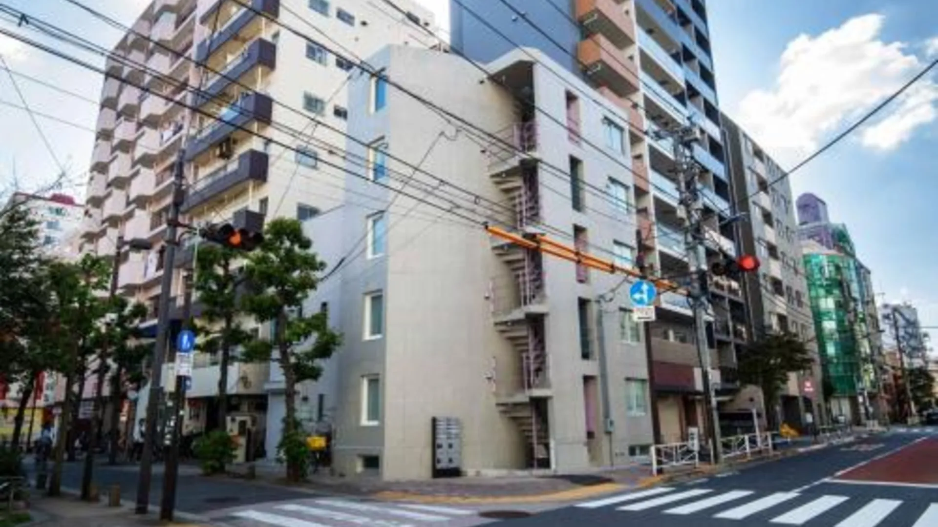 도쿄 / 동경 24年8月新築10月オープン 王子駅徒歩5分 丸貸切る 最大4人 2b室 2성급 싱글룸 로비