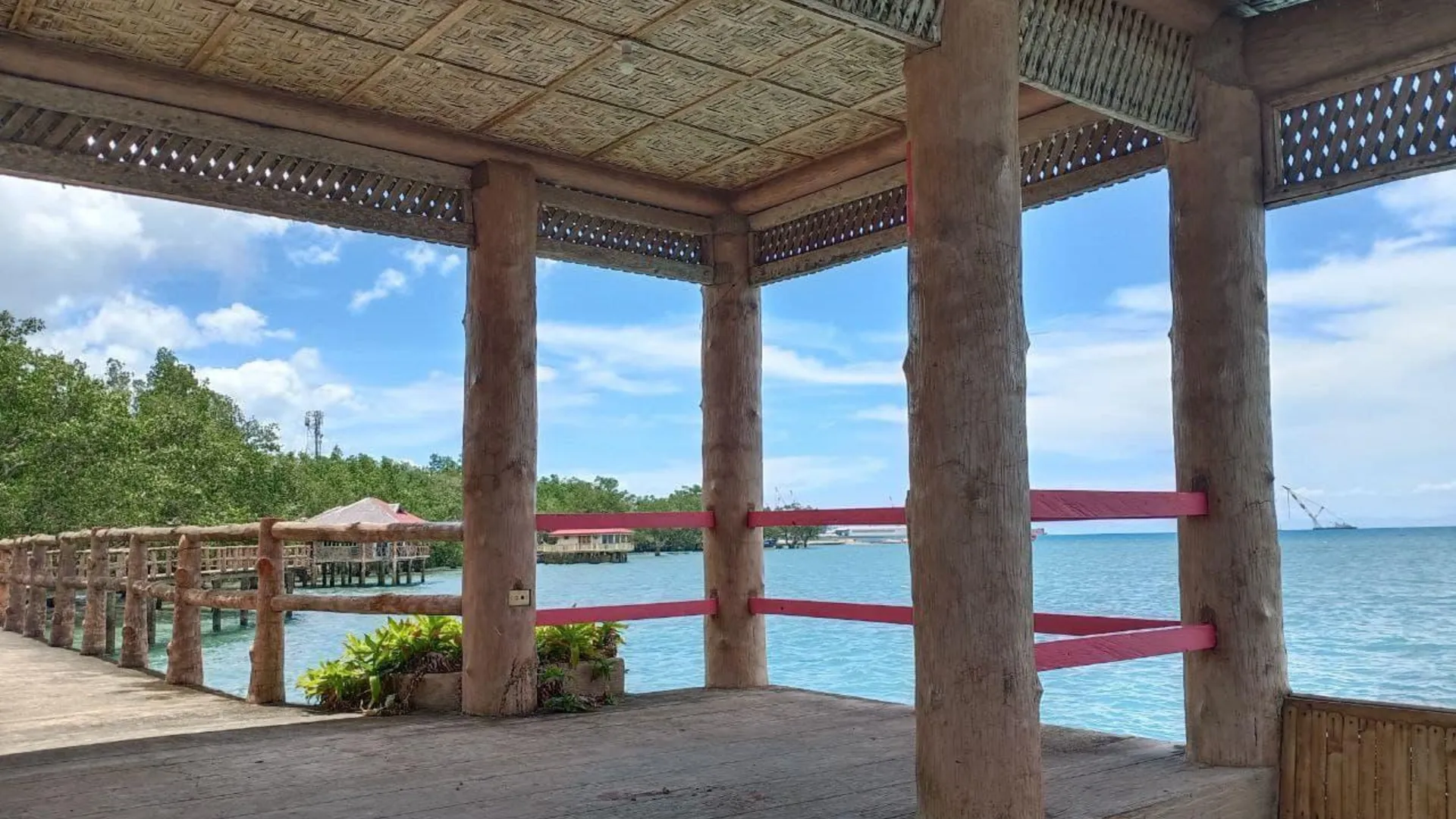 세부 레드도어즈 플러스 @ 코스타 로카 발람반 2성급 호텔 외관