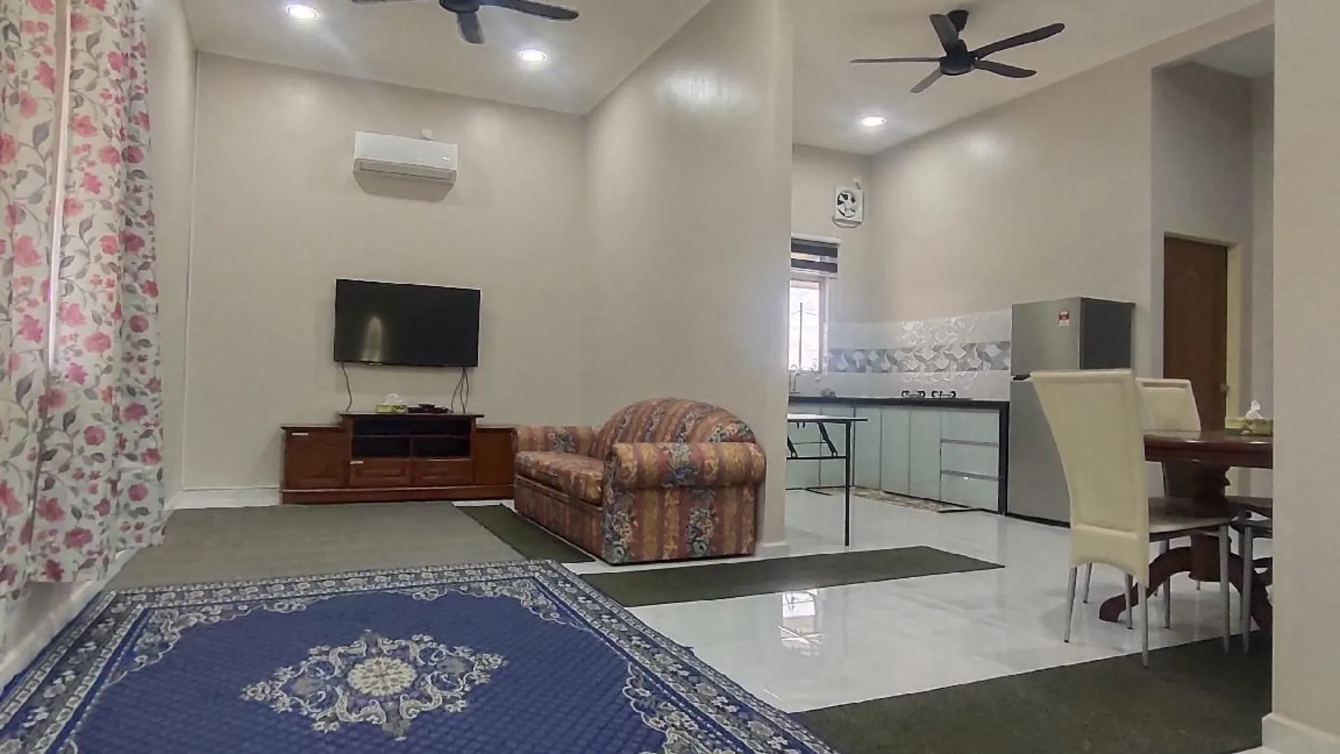 알로스타 / 알로르세타르 랑가르의 프라이빗 하우스 (1000m², 침실 3개, 프라이빗 욕실 3개) 2성급 싱글룸 로비