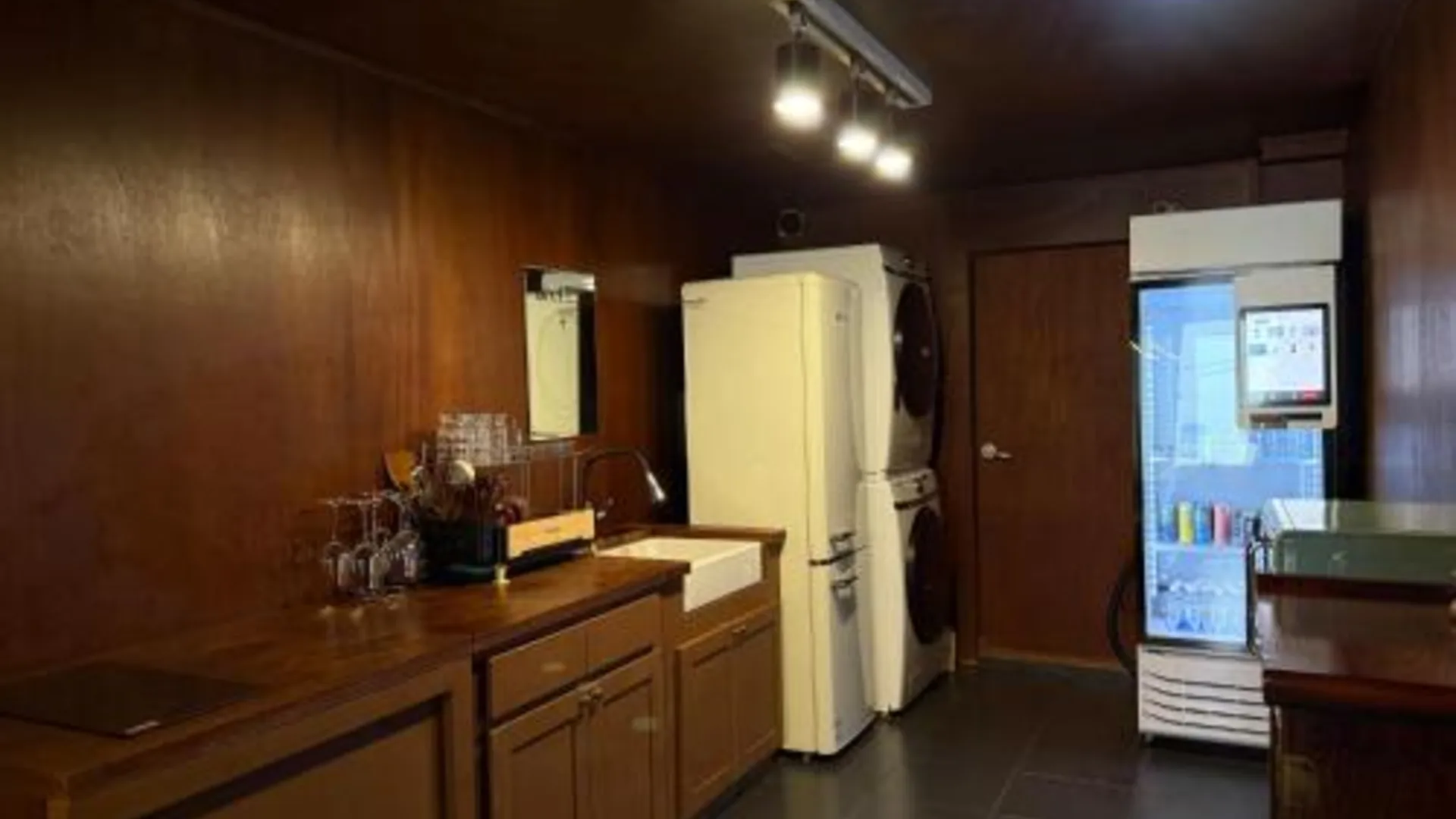 서울 Hongdae [홍대 메인거리] 유니크한 인테리어, 넓은 공간, 외국인 전용숙소 4성급 게스트하우스 전망