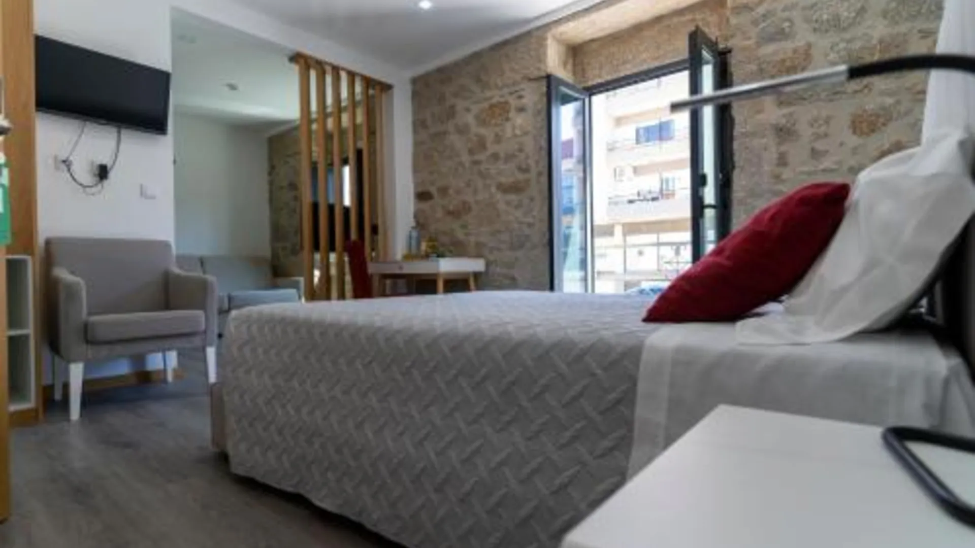 카스텔로 브란코 ALOJAMENTO GIRASSOL - Guest House - Quarto com casa de banho privativa 3성급 호텔 스위트룸