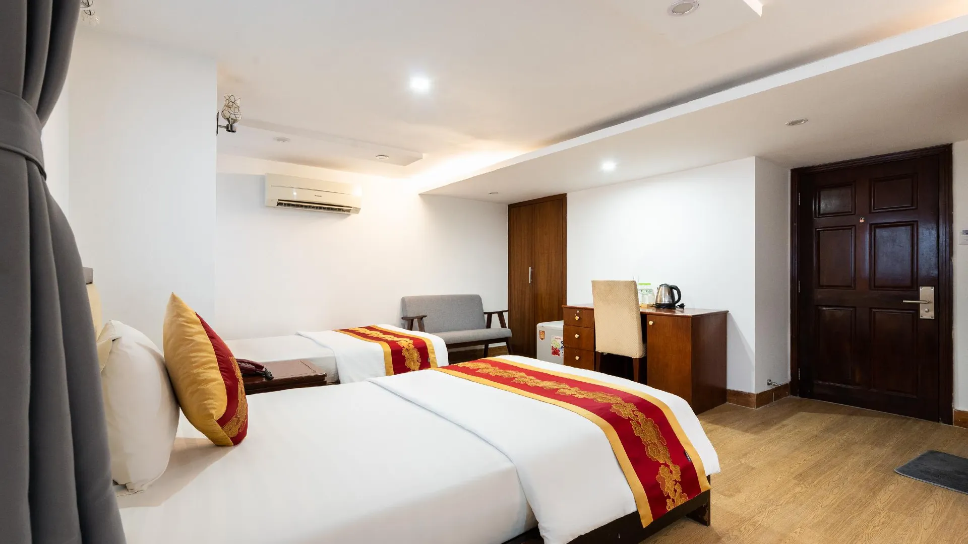 호치민 킹 호텔 사이공 에어포트 3성급 호텔 스위트룸