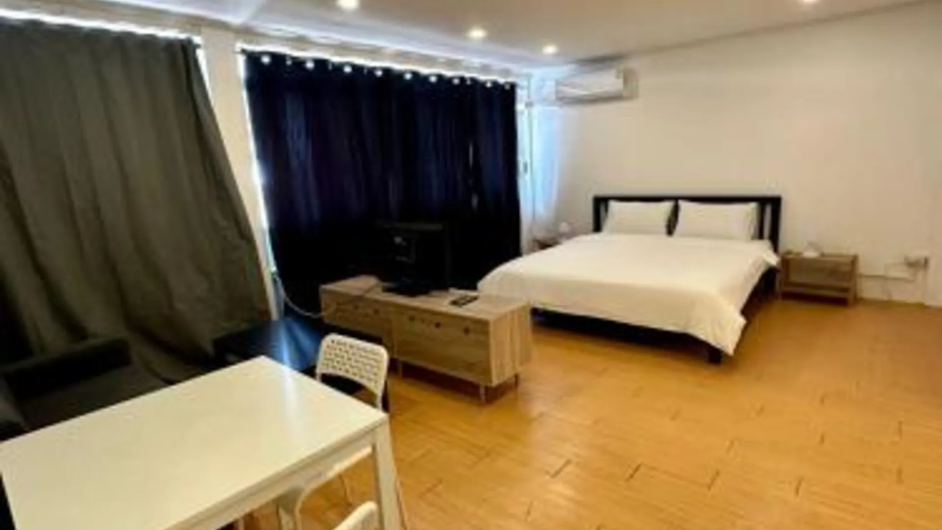 방콕 더 큐트 실롬 호스텔 3성급 호텔 스위트룸