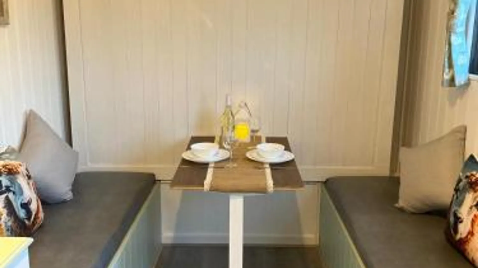 클레오버리 모티머 Crabmill glamping bewdley 4성급 게스트하우스 로비