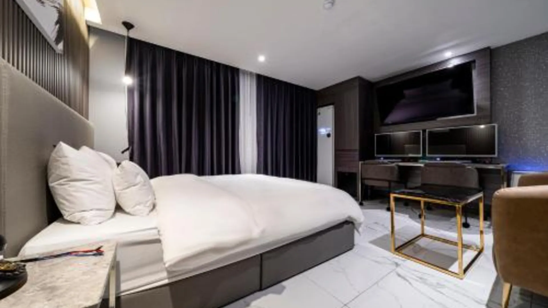 충주 어반브라운 호텔 충주시청점 3성급 호텔 스위트룸