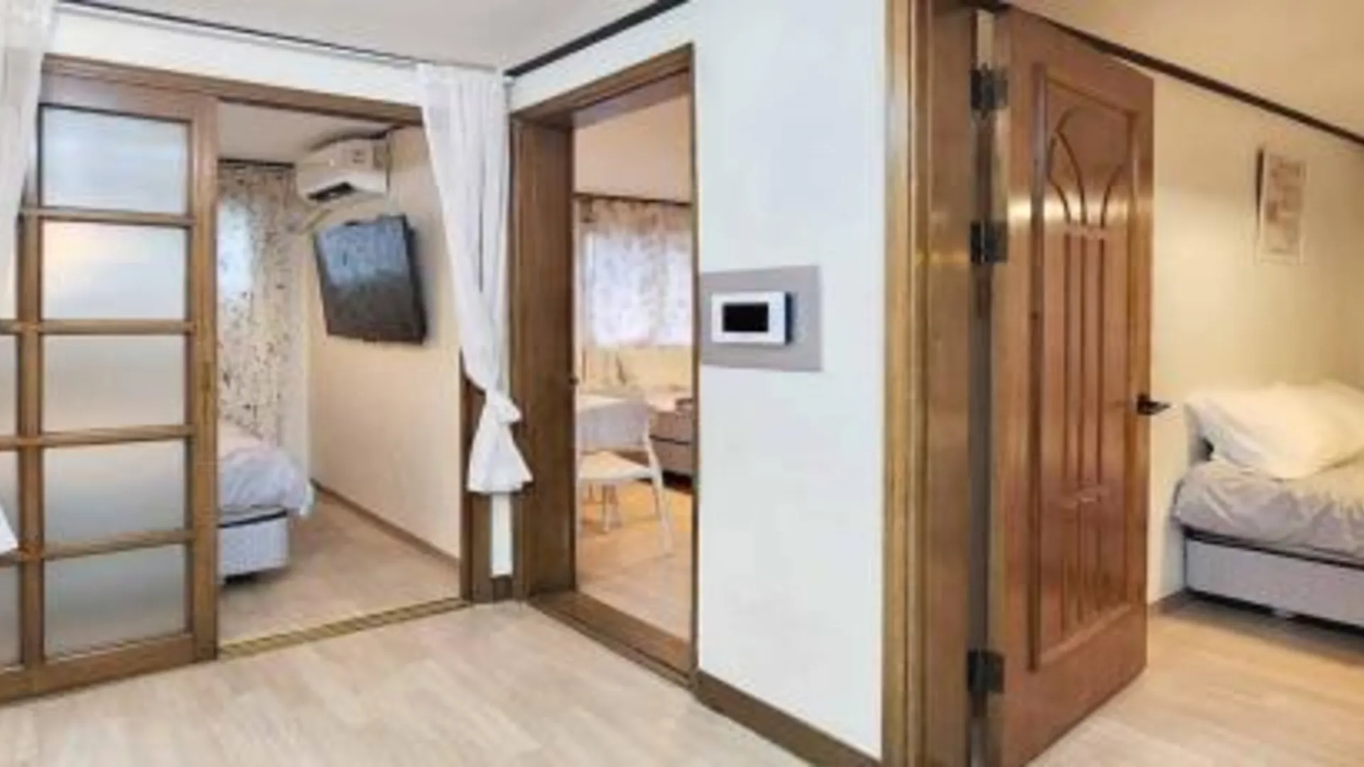 서울 K-5 넓은공간, 홍대 연트럴파크, 홍대역6번출구 7분 3성급 게스트하우스 스위트룸