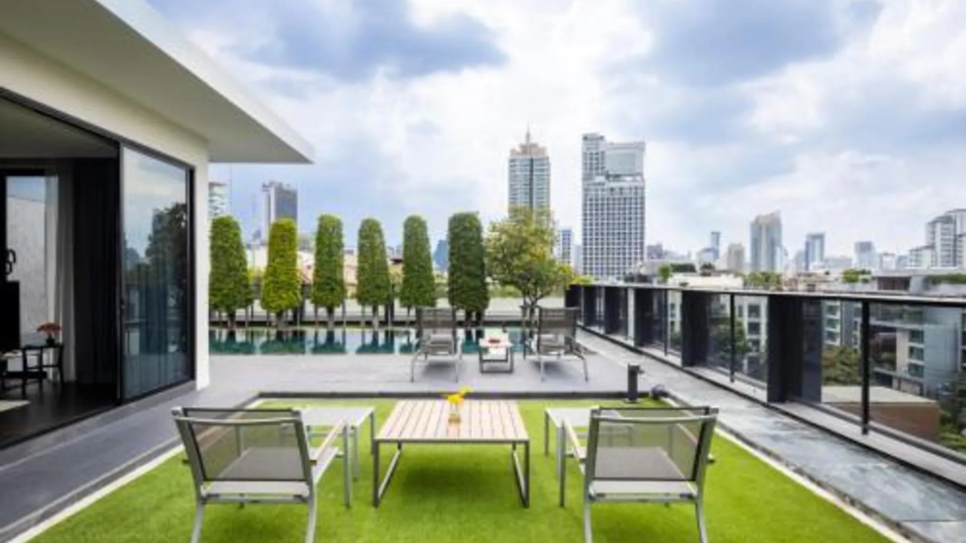 방콕 월튼 스위트 수쿰빗 4성급 호텔 수영장