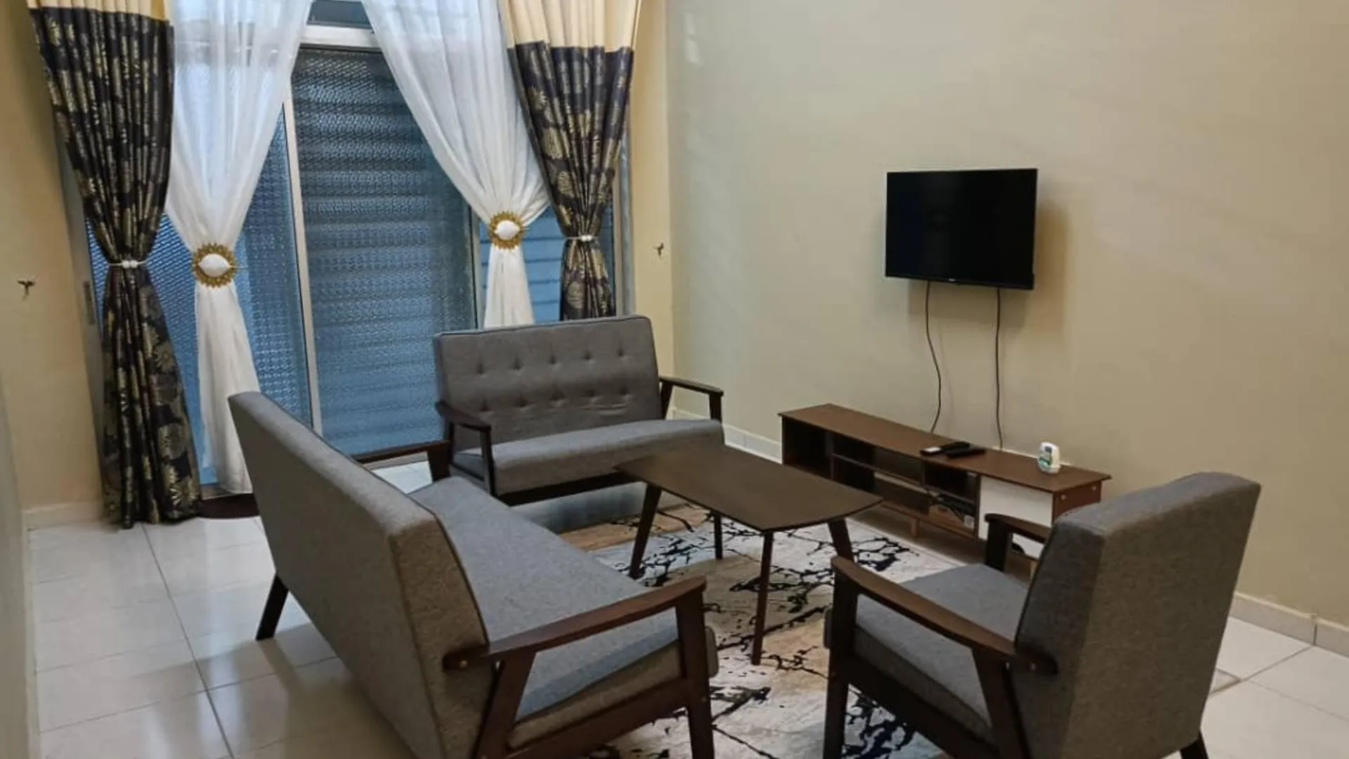 말라카 멜라카텡가의 아파트먼트 (1400m², 침실 4개, 프라이빗 욕실 2개) 2성급 싱글룸 스위트룸