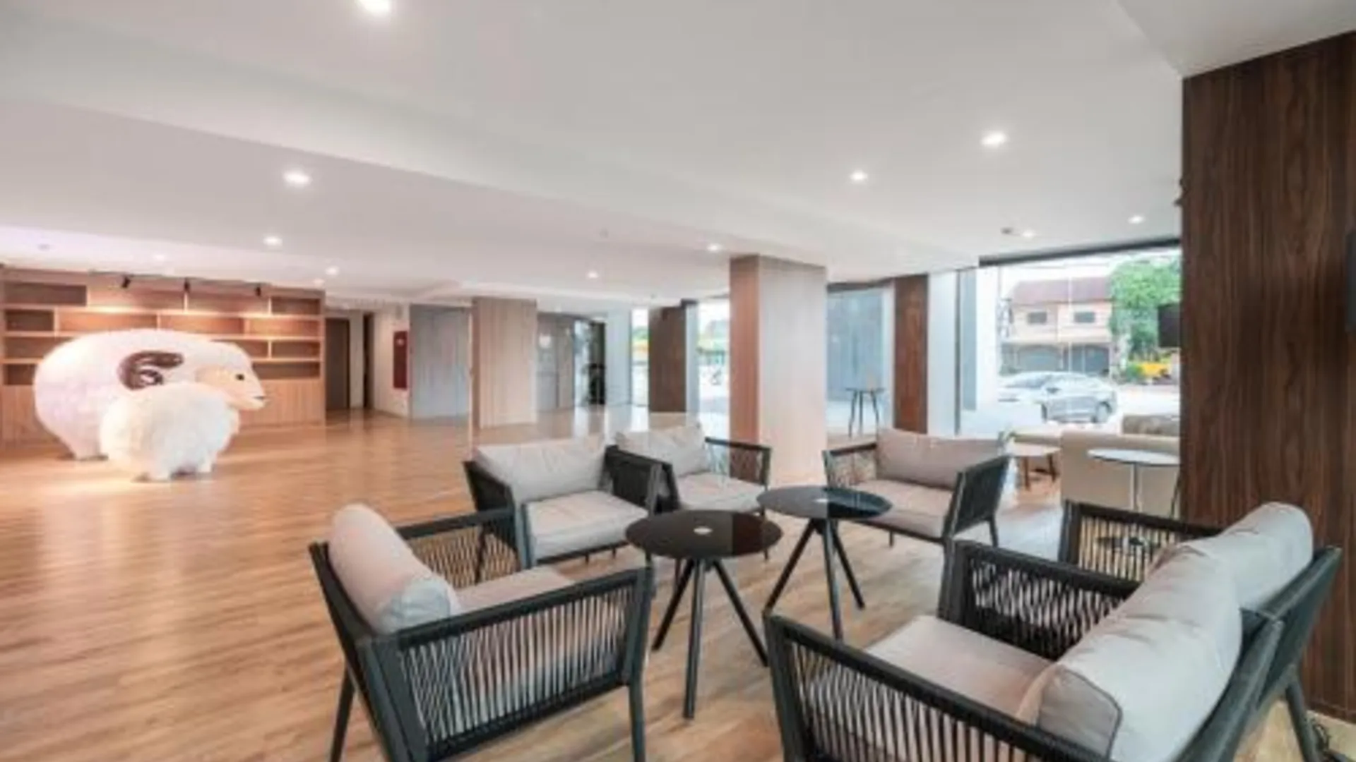 치앙라이 코코텔 치앙라이 에어포트 스위트 4성급 호텔 로비