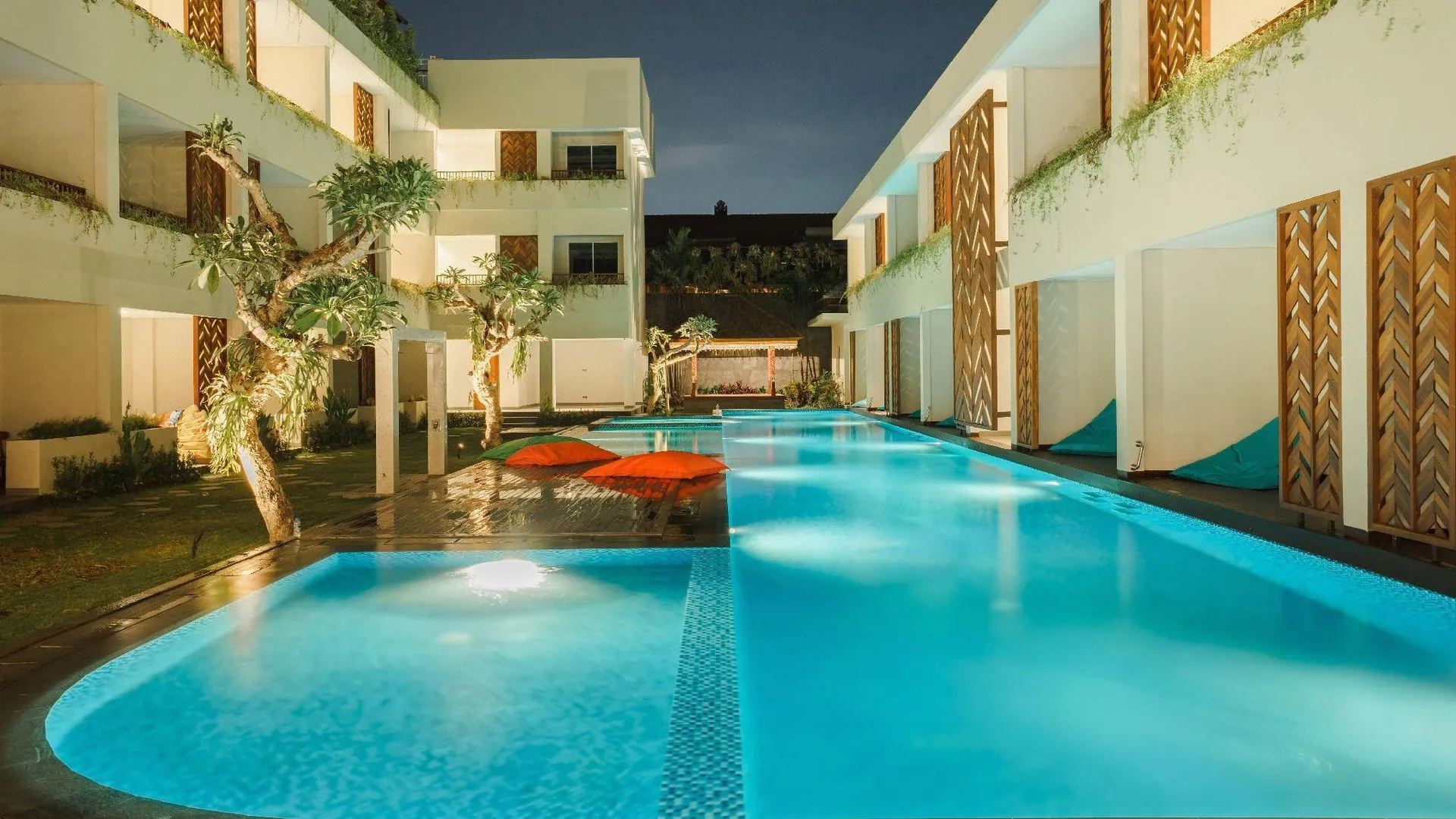 발리 안자 짐바란 4성급 호텔 스위트룸