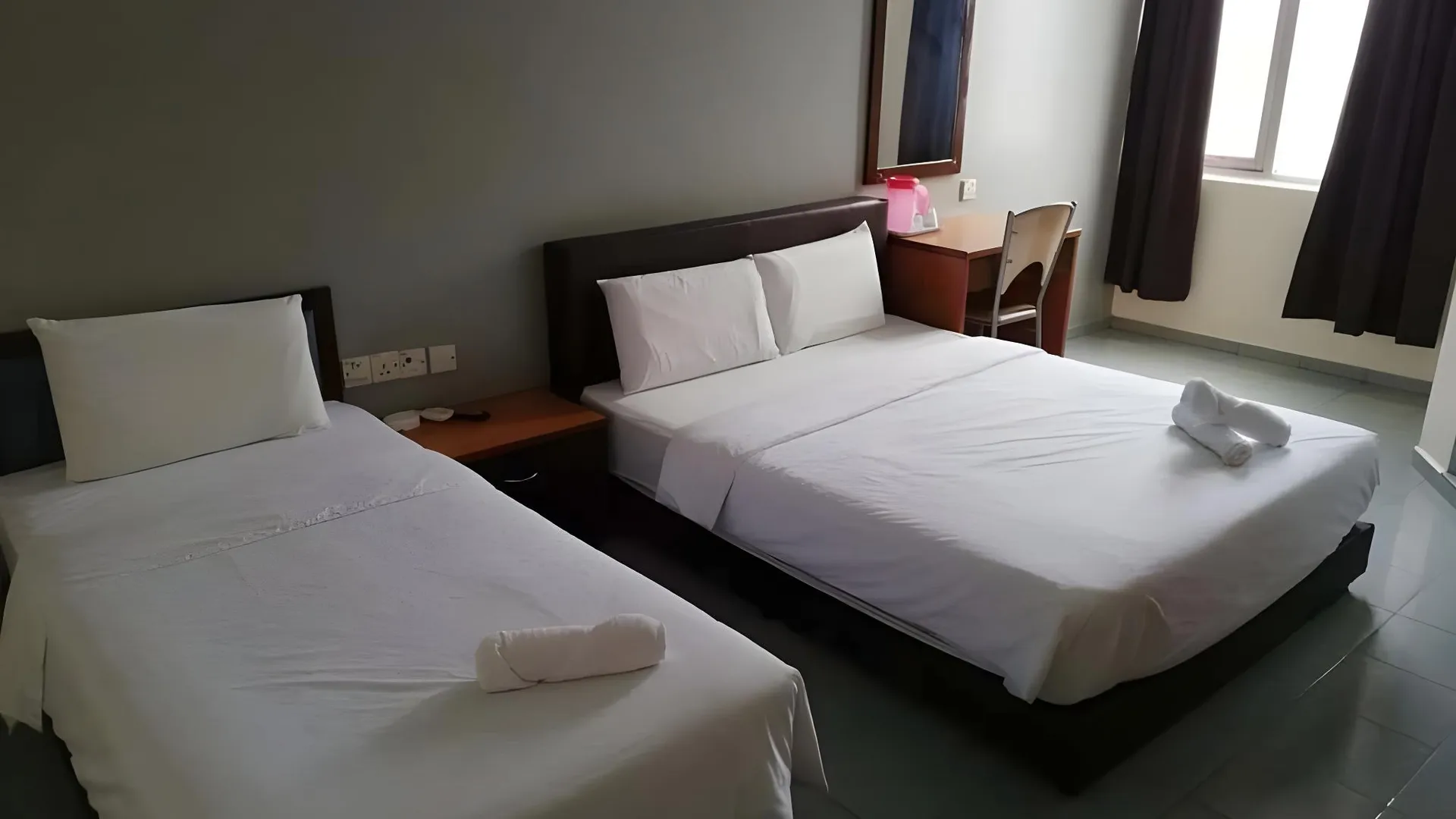 바투 파핫 Lee Hotel 호텔 레스토랑