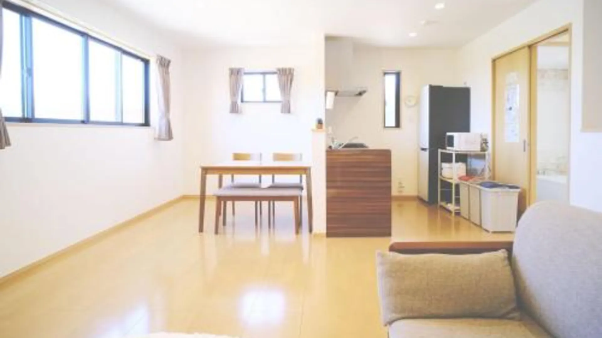 오키나와 본섬 기노자의 프라이빗 하우스 (79m², 침실 3개, 프라이빗 욕실 2개) 4성급 게스트하우스 스위트룸