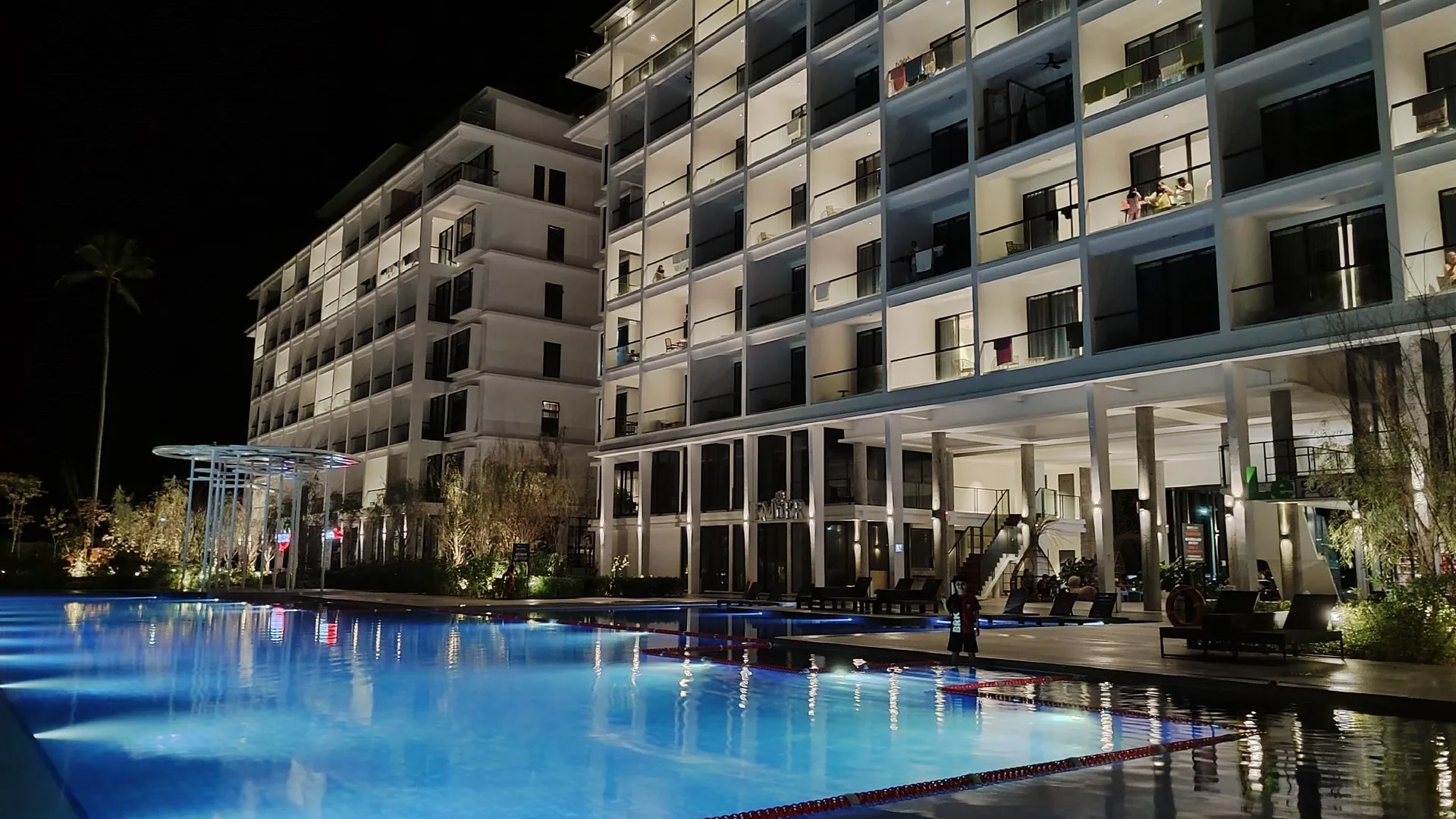 세마탄 Sematan Roxy Beach Apartment  5성급 호텔 로비