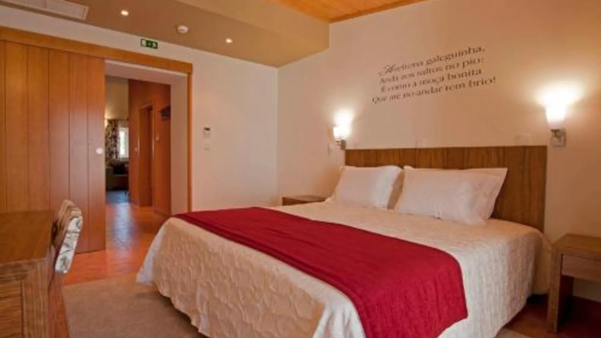 빌라 벨랴 드 호당 Herdade da Urgueira 4성급 게스트하우스 스위트룸