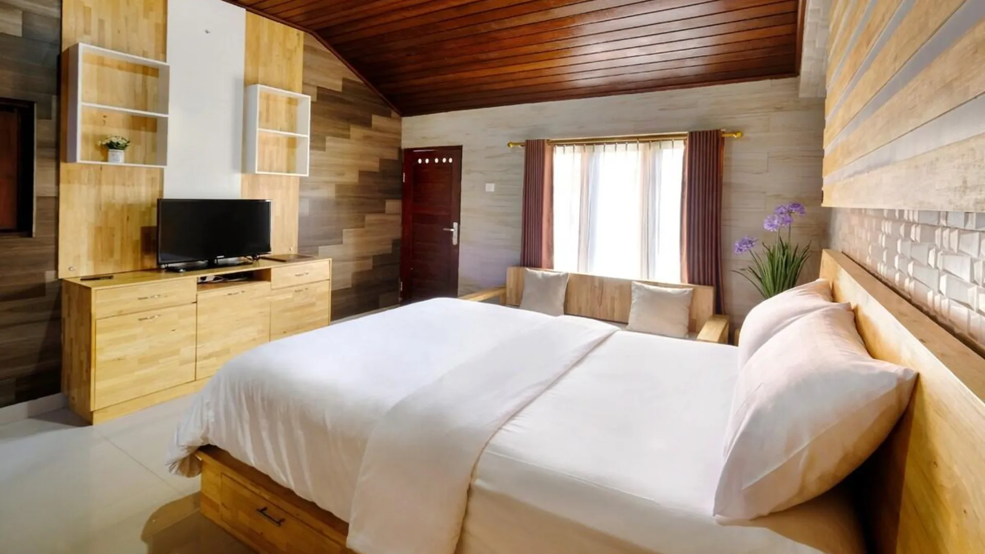 발리 타나롯의 프라이빗 하우스 (m², 침실 2개, 프라이빗 욕실 1개) 2성급 싱글룸 스위트룸