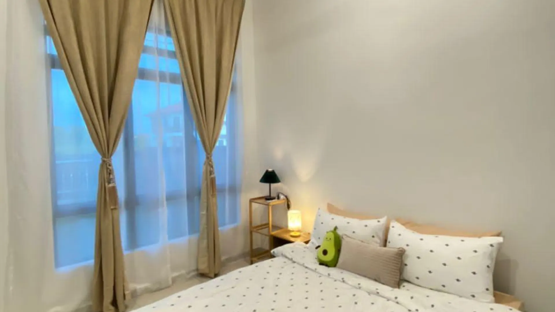 말라카 멜라카텡가의 프라이빗 하우스 (1000m², 침실 3개, 프라이빗 욕실 1개) 2성급 싱글룸 스위트룸