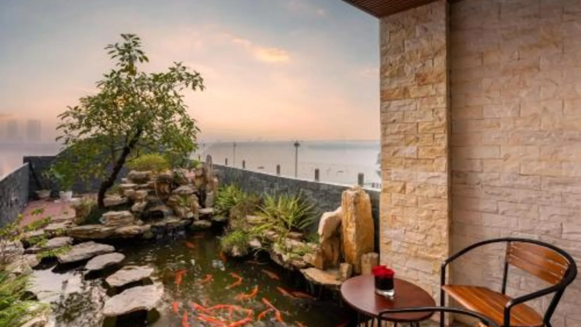 하노이 문라이트 테이 호 4성급 호텔 외관