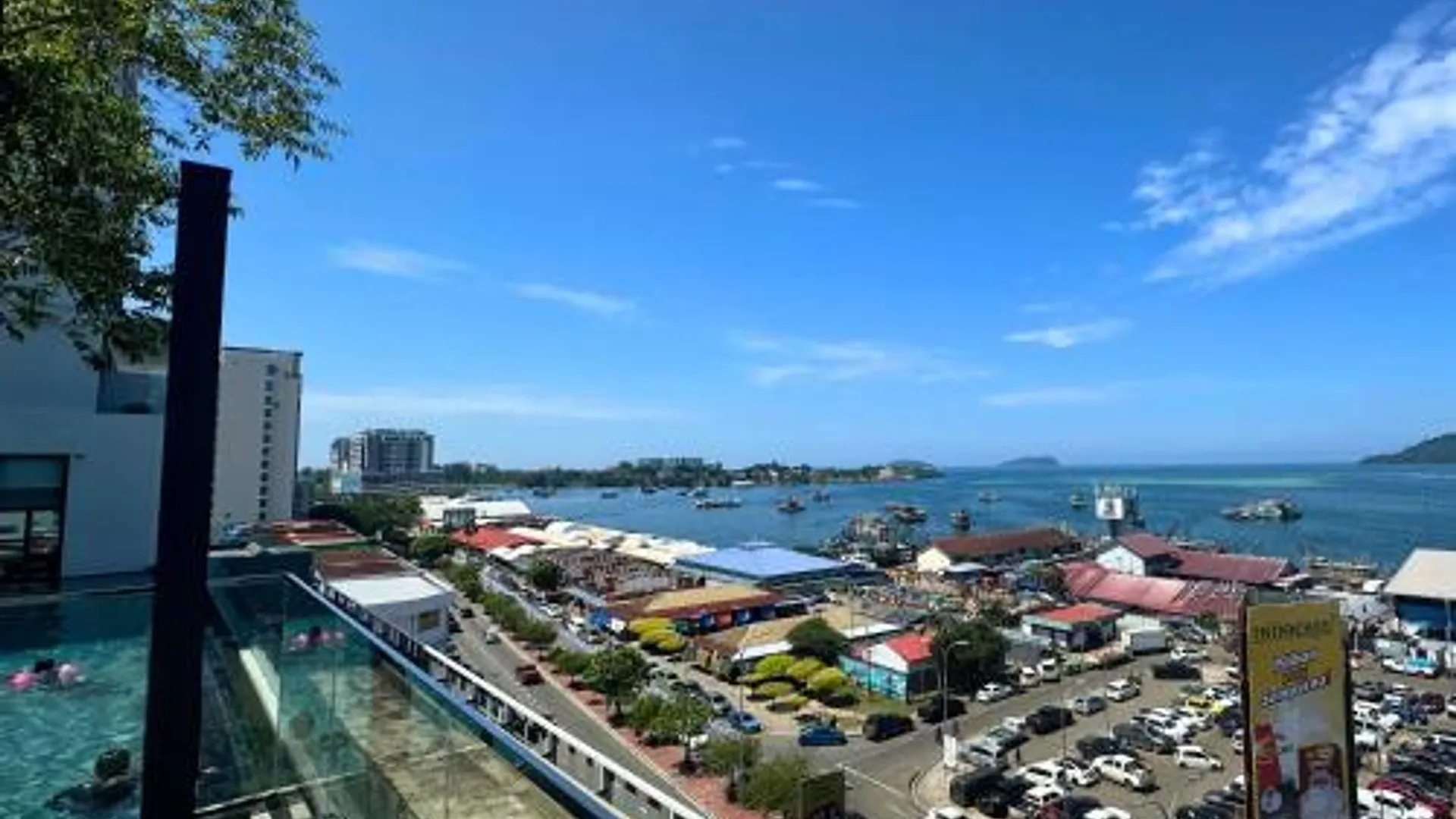 코타키나발루 그랜드뷰 스위트 앳 더 쇼어 코타키나발루 4성급 게스트하우스 레스토랑