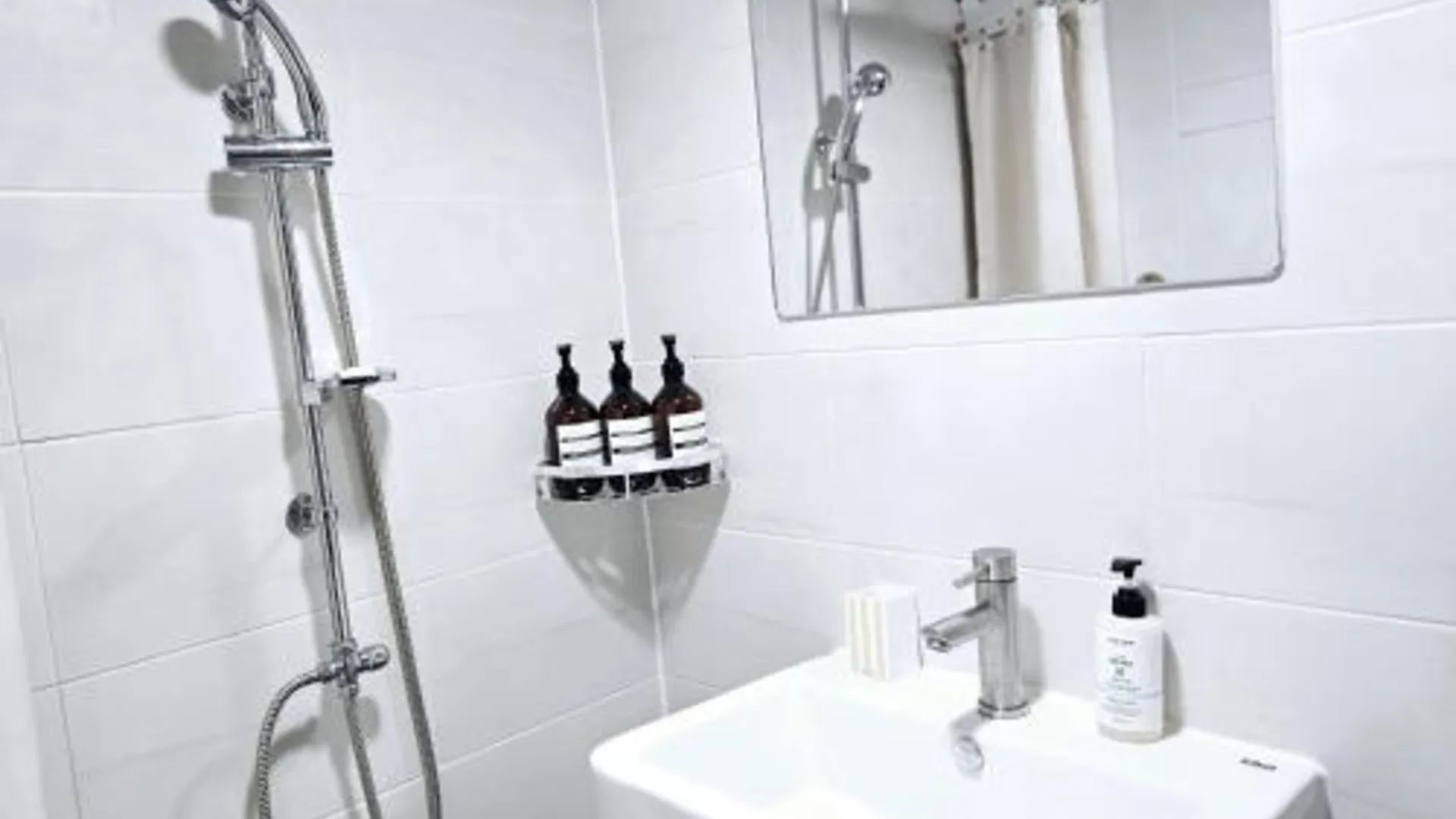 서울 Soul of Seoul - Cozy 3 room stay, 3min from SNU Station 4성급 싱글룸 스위트룸