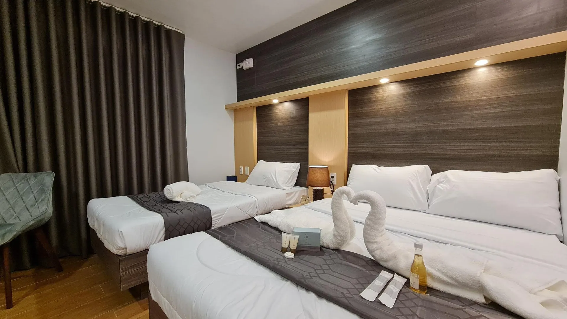 세부 루딜스 플레이스 호텔 앤 도미토리 5성급 호텔 스위트룸