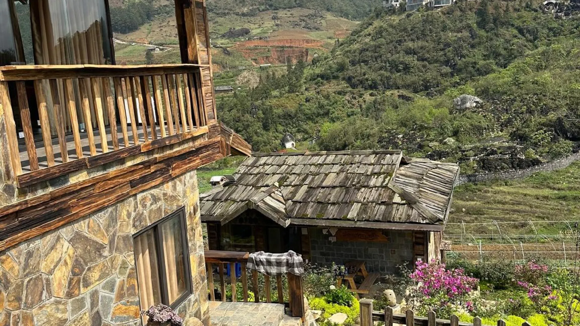 사파 따핀의 프라이빗 하우스 (300m², 침실 5개, 프라이빗 욕실 5개) 3성급 싱글룸 스위트룸