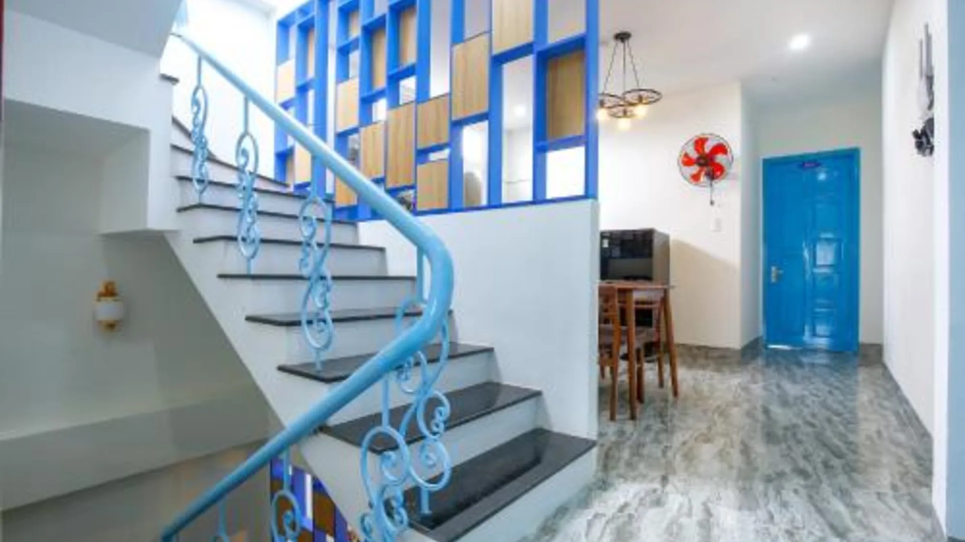 다낭 산토리니 하우스 앤 커피 2성급 호텔 객실