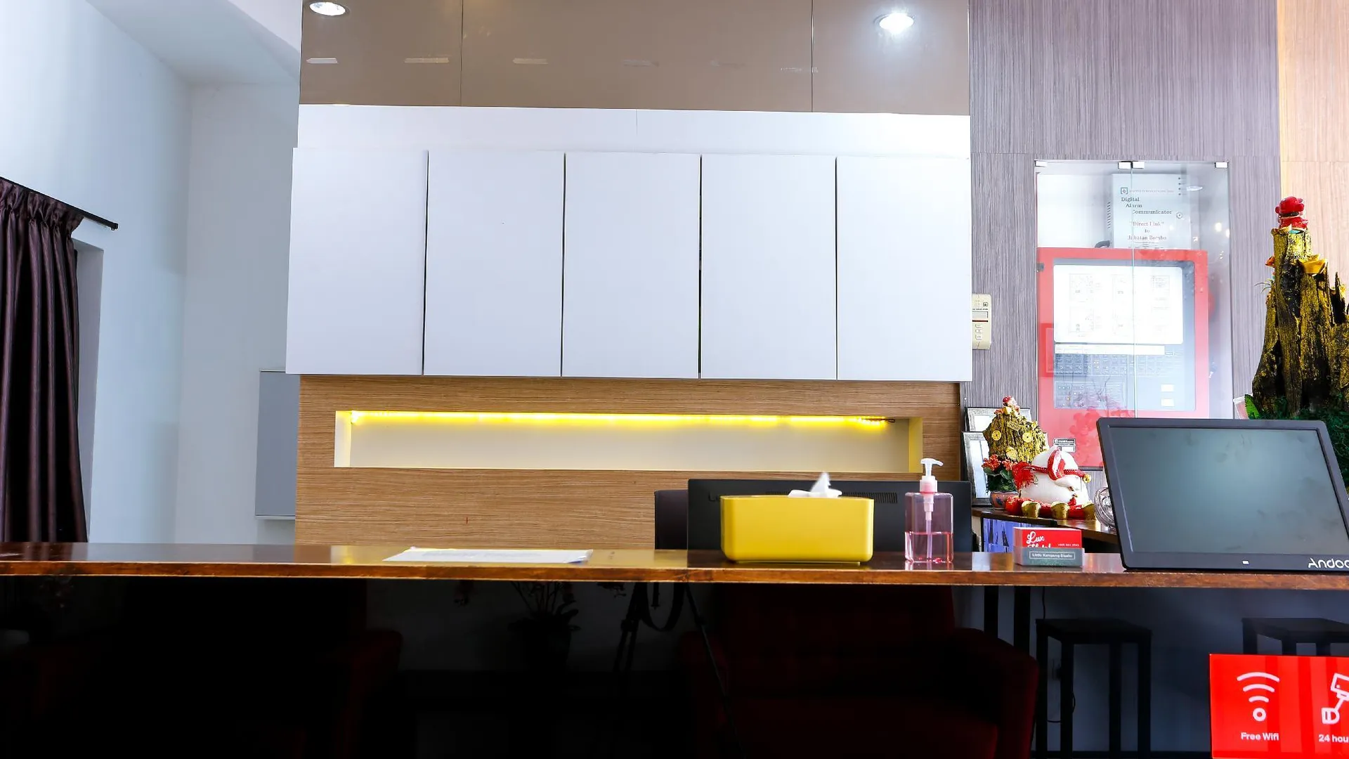 틀룩인탄 럭스 호텔 2성급 호텔 수영장