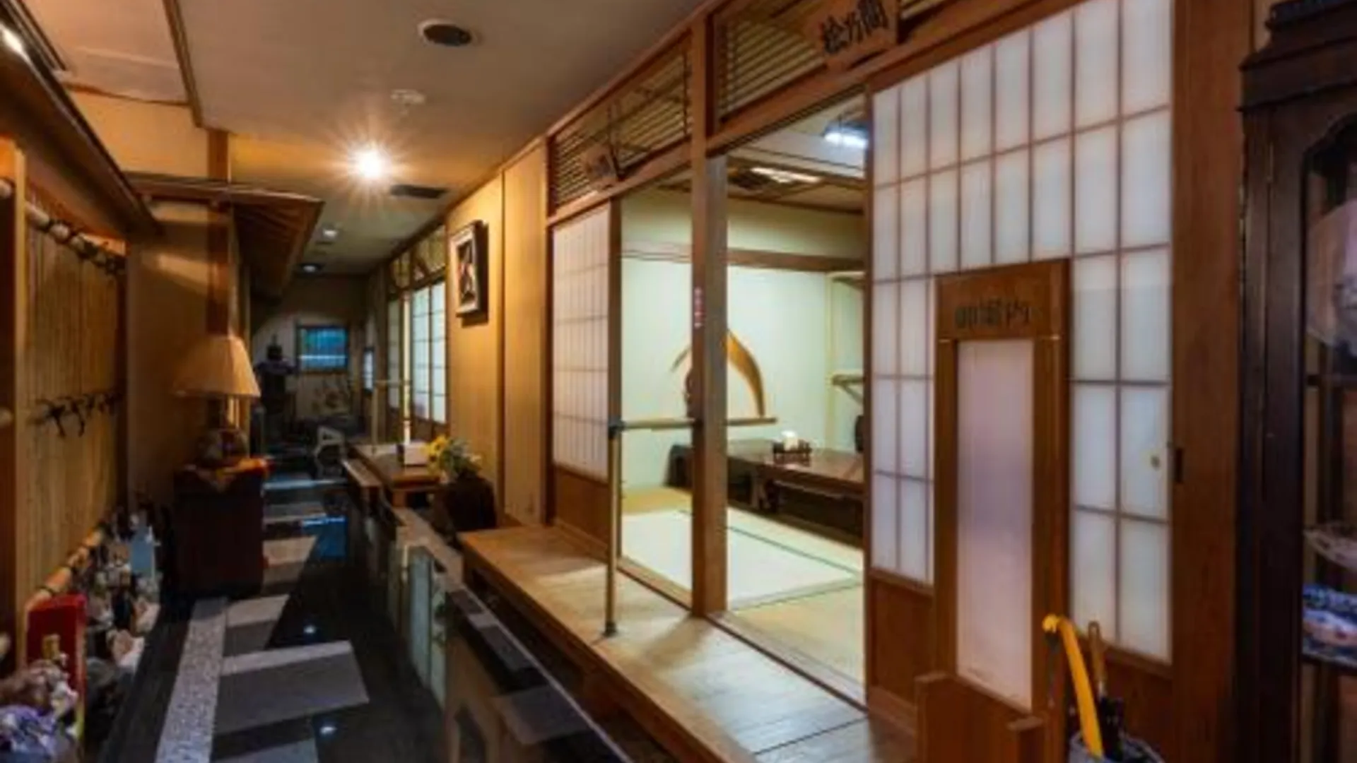 오키나와 본섬 호텔 뉴 센추리 2성급 호텔 외관