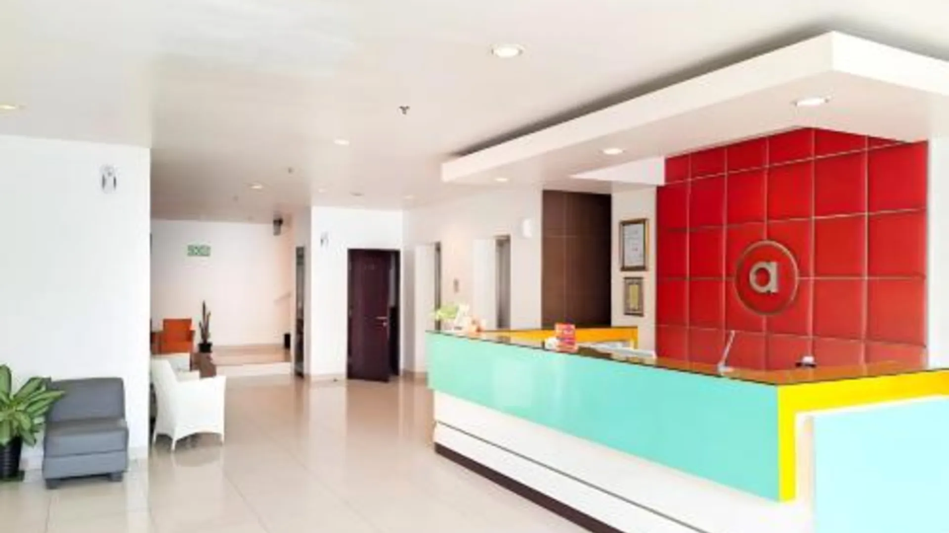 마카사르 아마리스호텔 파나쿠강 2성급 호텔 로비