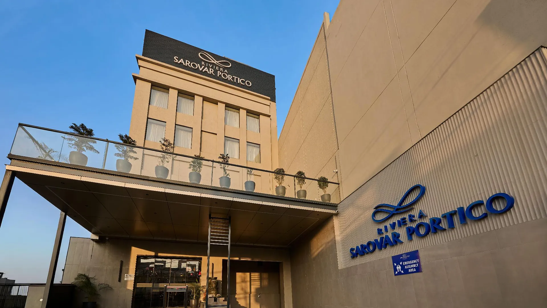 파탄코트 Sarovar Portico Pathankot 호텔 객실