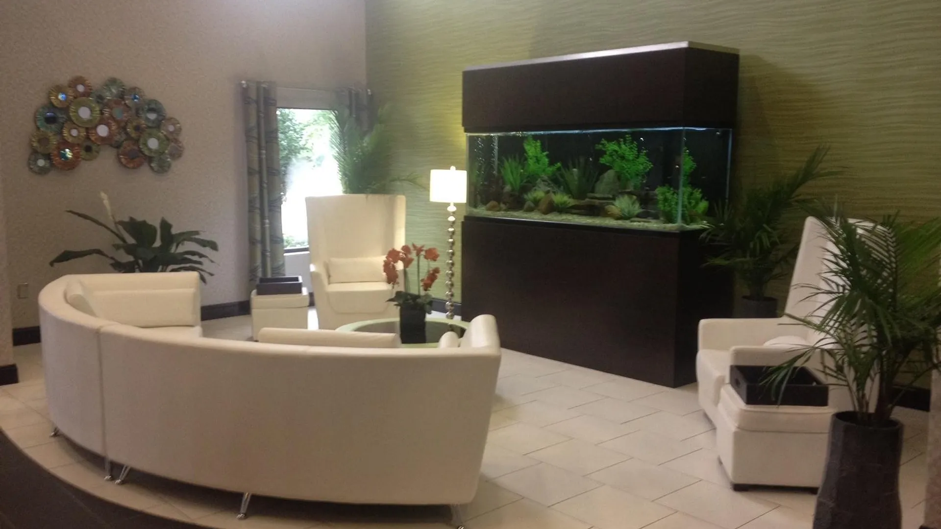 샌포드 (NC) 홀리데이 인 익스프레스 호텔 앤 스위트 샌포드 바이 IHG 2성급 호텔 로비