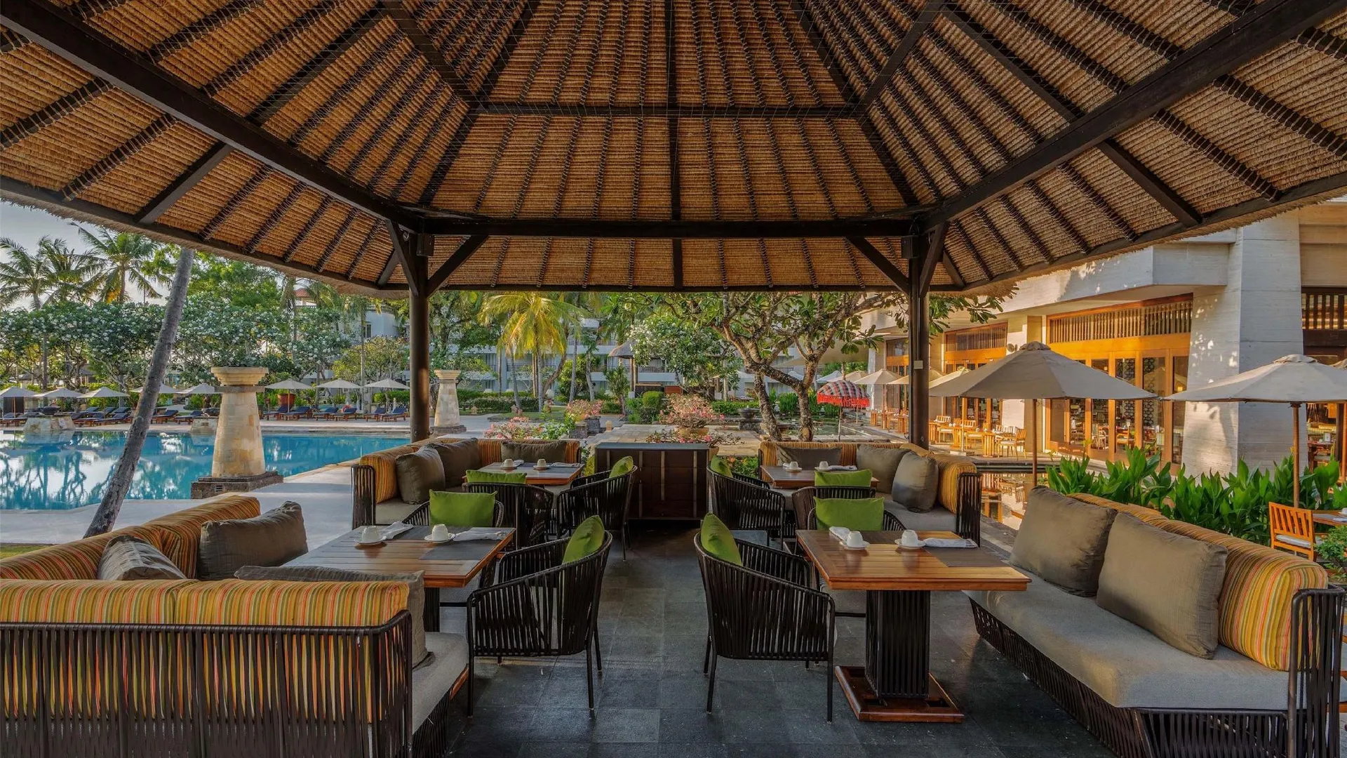 발리 콘래드 발리 5성급 호텔 외관