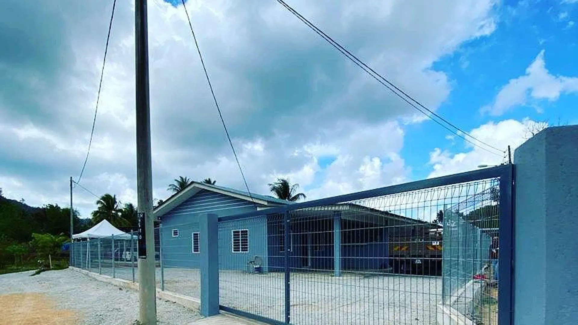 쿠알라테렝가누 톡 젬발 / 공 바닥의 프라이빗 하우스 (84m², 침실 3개, 프라이빗 욕실 1개) 2성급 게스트하우스 객실