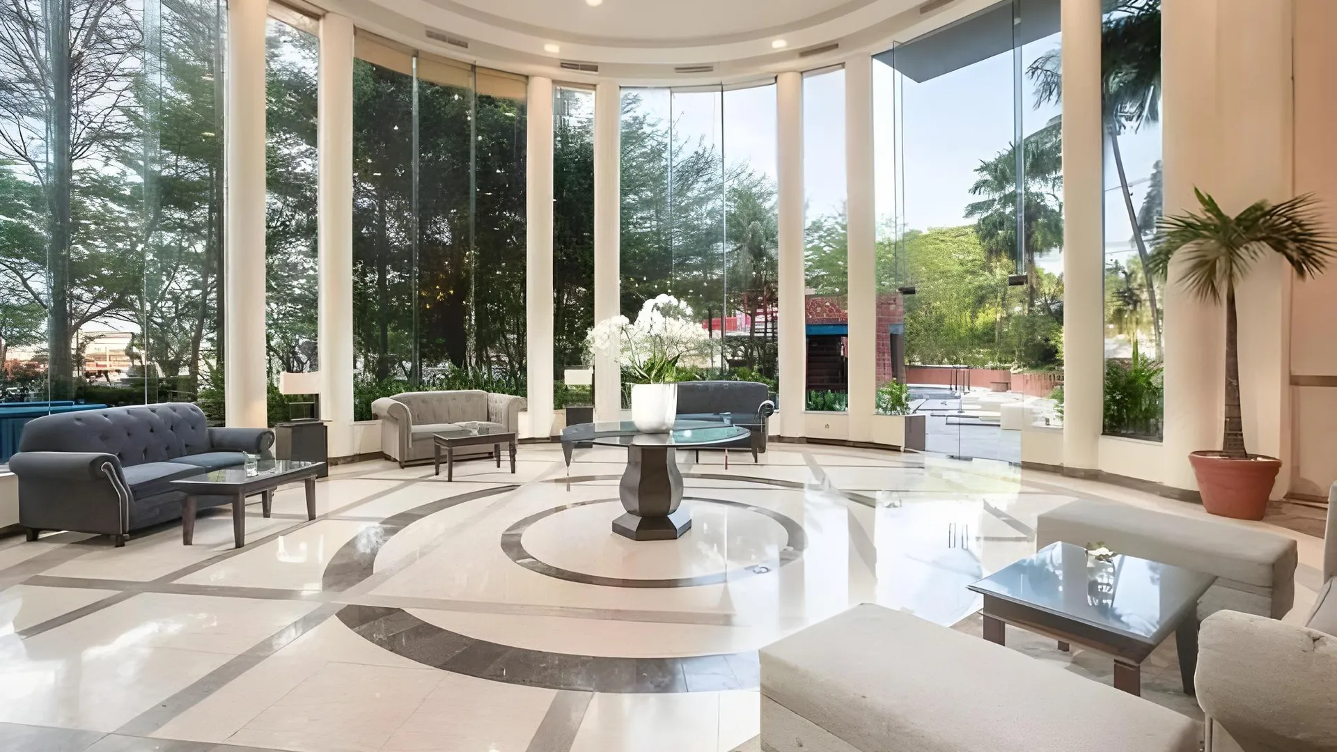 마카사르 아르야두타 마카사르 5성급 호텔 스위트룸